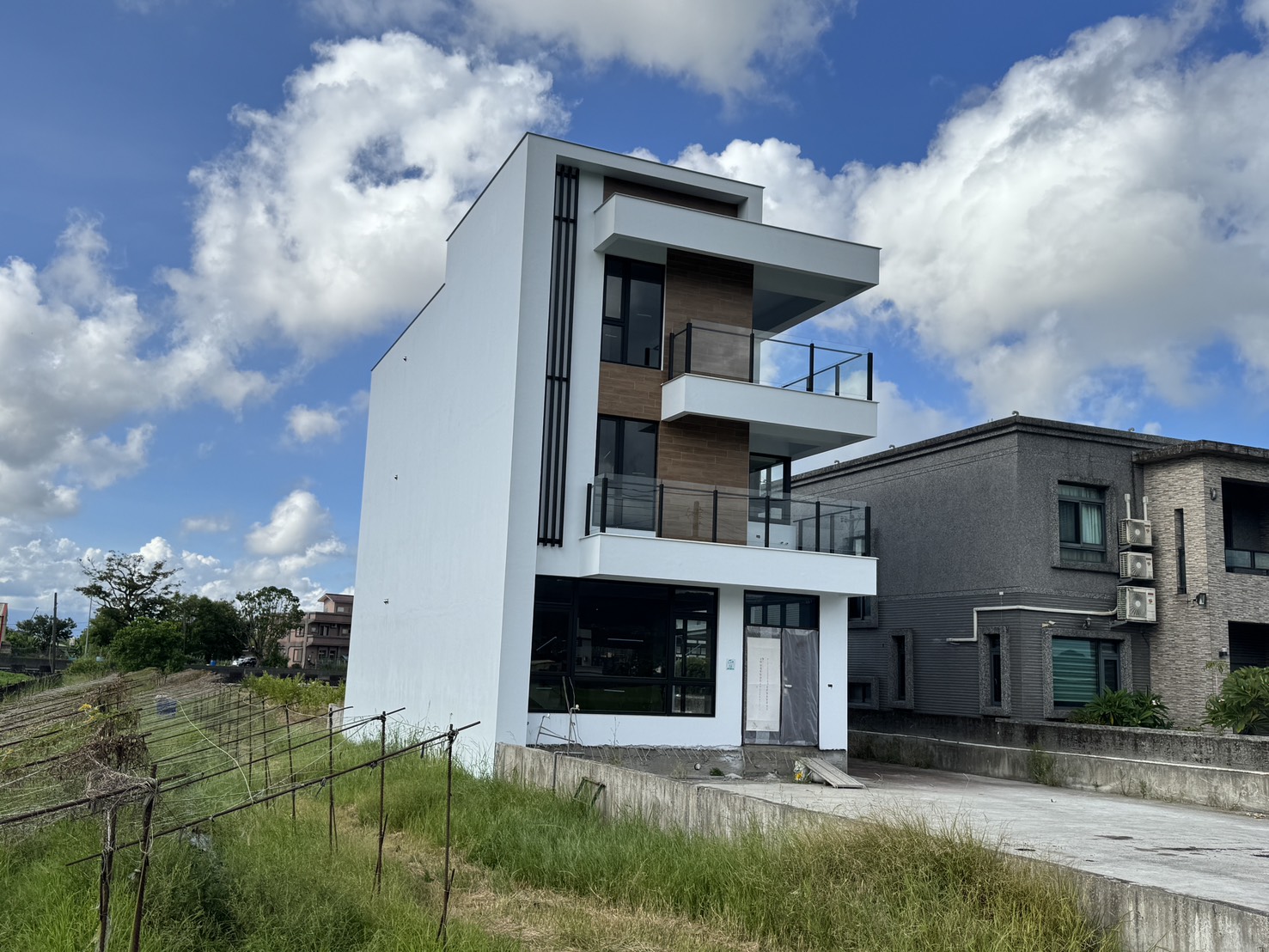 永慶許書豪★冬山近義成商圈雙面路電梯農舍