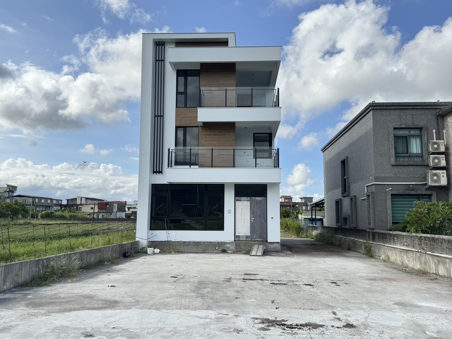 永慶許書豪★冬山近義成商圈雙面路電梯農舍