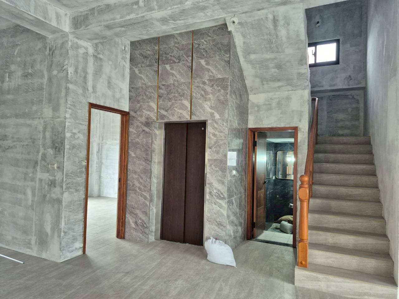 永慶許書豪★冬山國五旁全新五套房電梯農舍