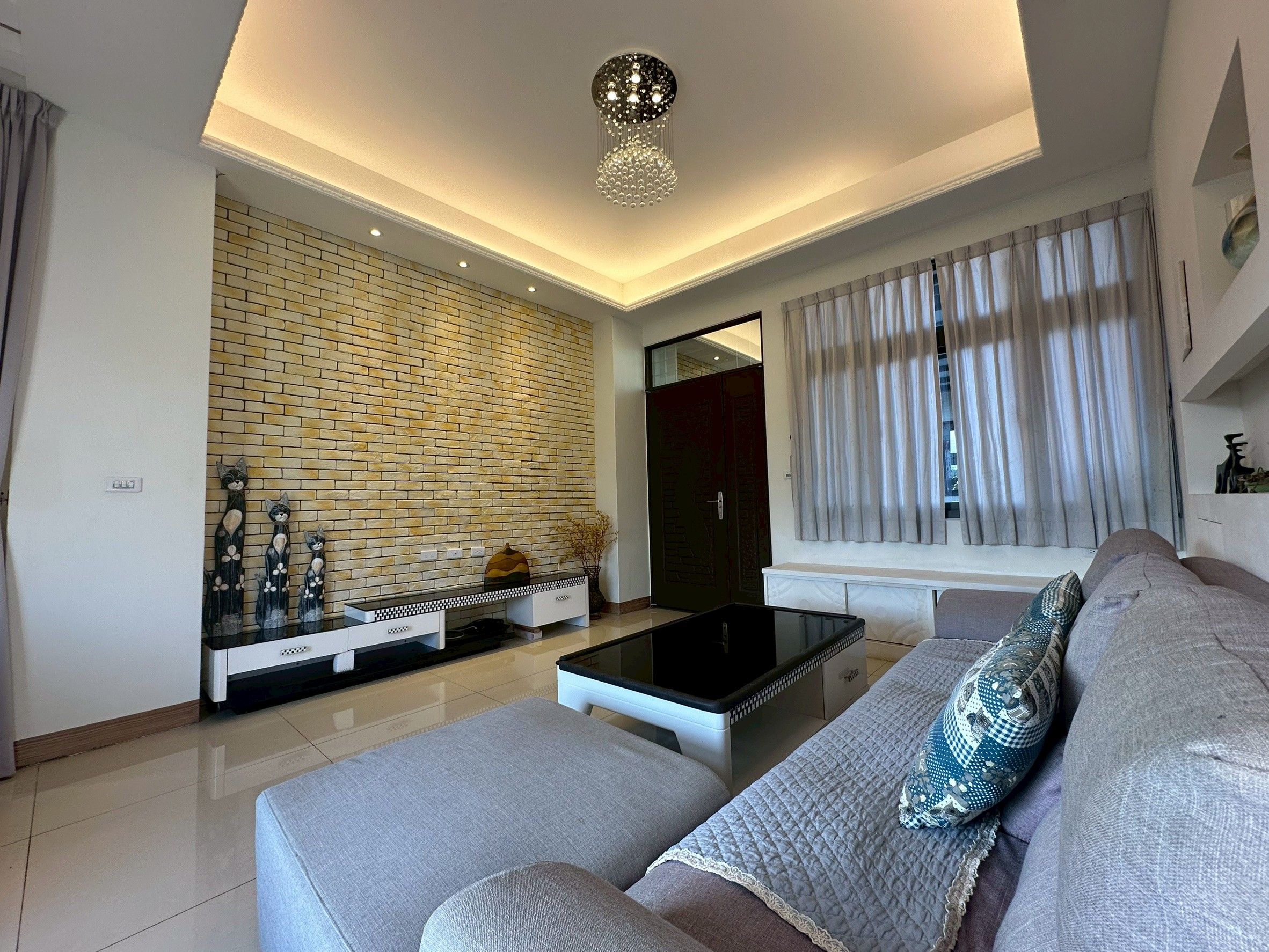 永慶許書豪★近廣興商圈高質感邊間雙車位別墅