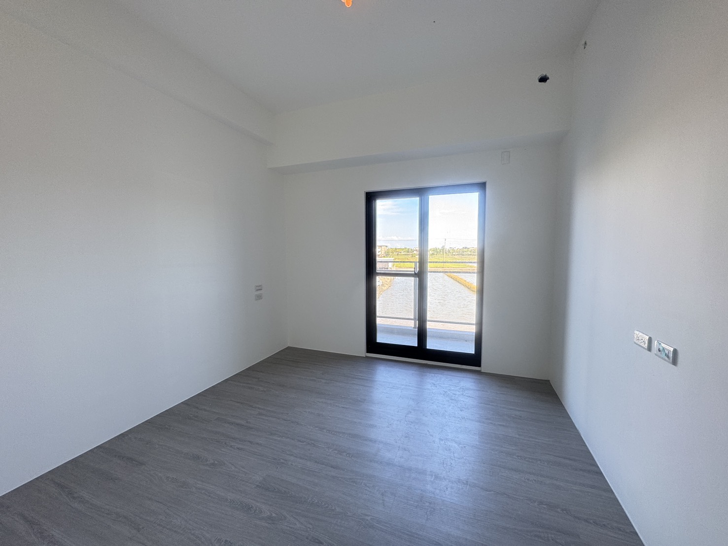 永慶許書豪★冬山市區旁全新兩房華廈A