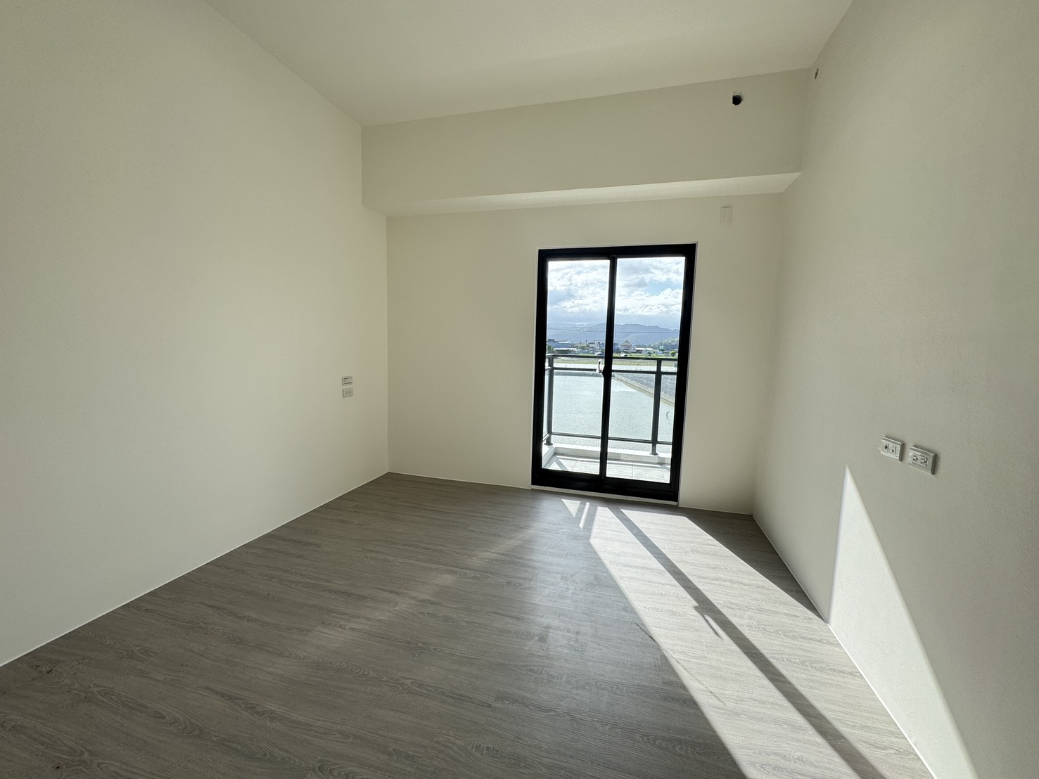 永慶許書豪★冬山市區旁全新兩房華廈B