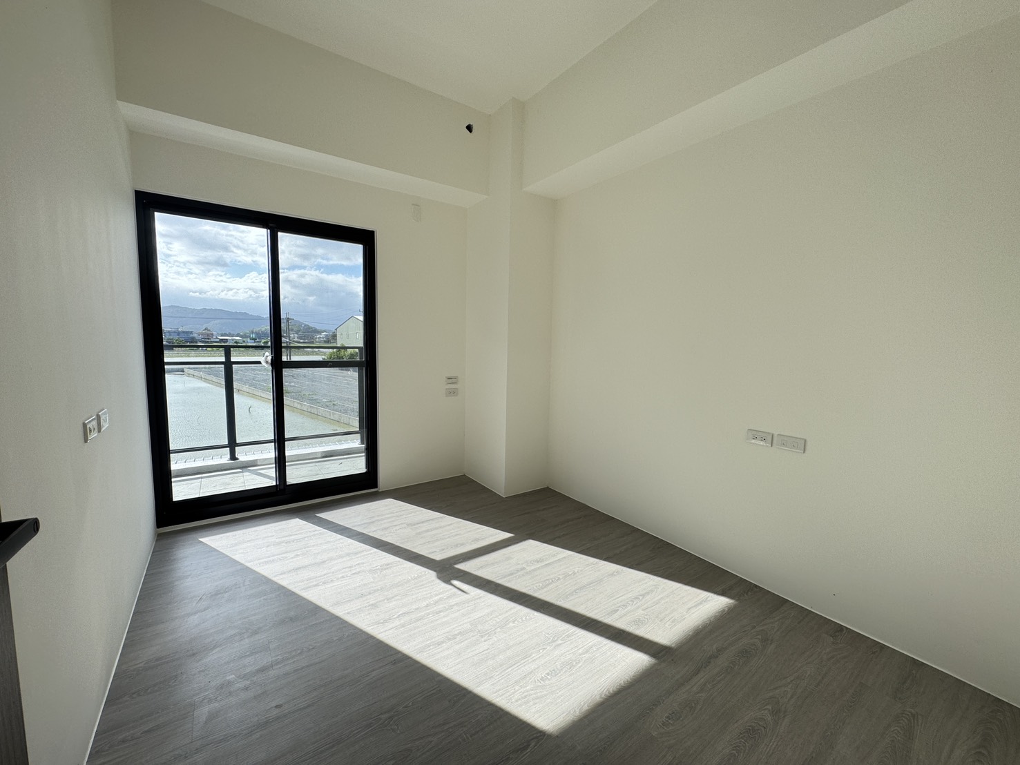 永慶許書豪★冬山市區旁全新兩房華廈B