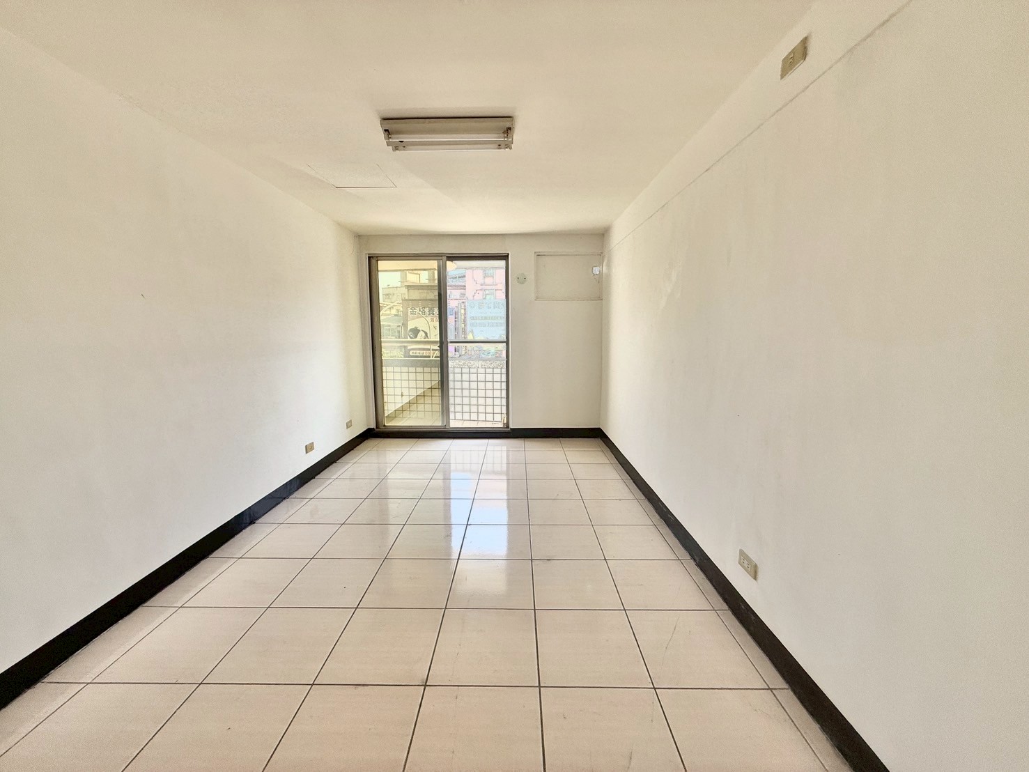 永慶許書豪★羅東鎮三房兩衛大坪數電梯華廈