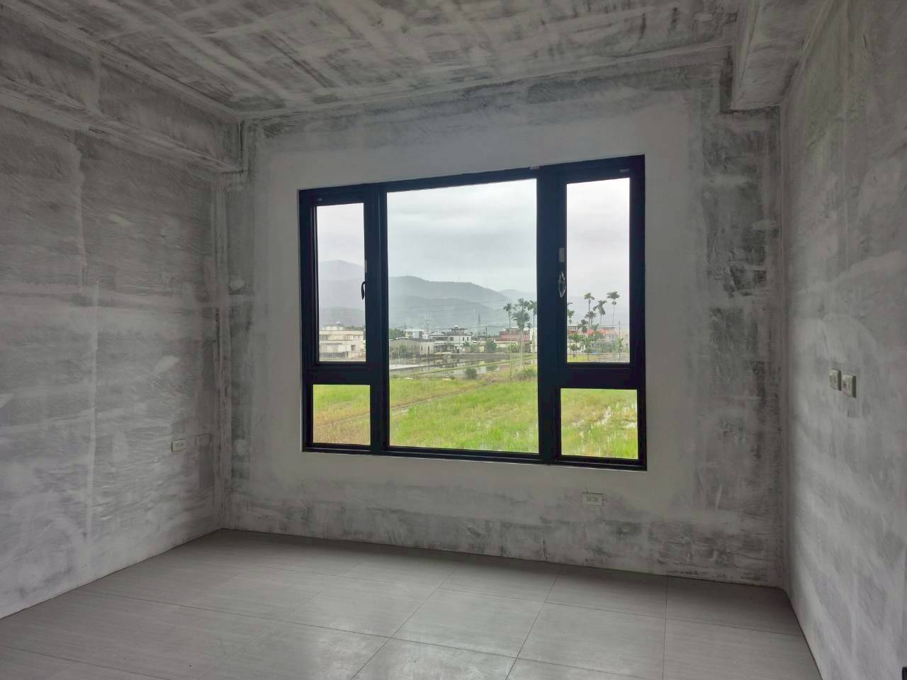 永慶許書豪★冬山國五旁全新五套房電梯農舍