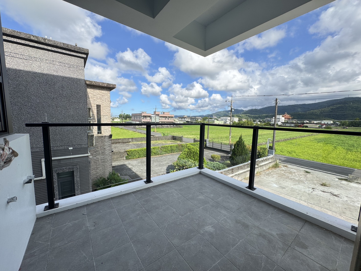 永慶許書豪★冬山近義成商圈雙面路電梯農舍