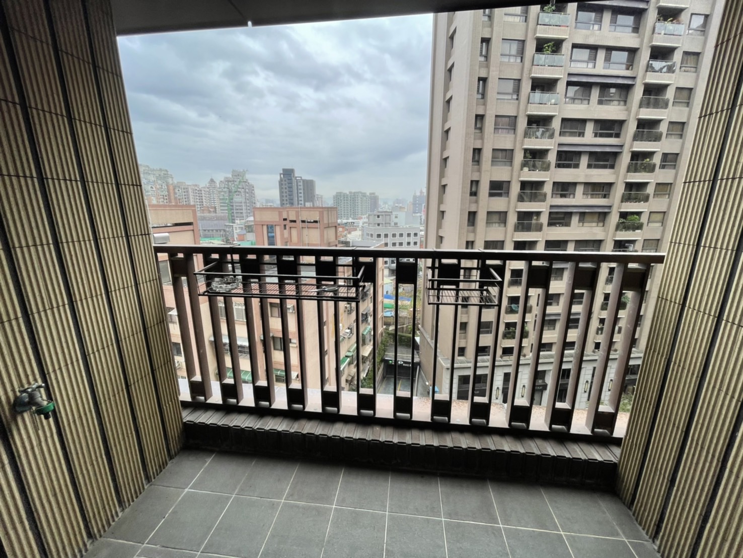 中路藝文~麗思卡登發財樓大2房車