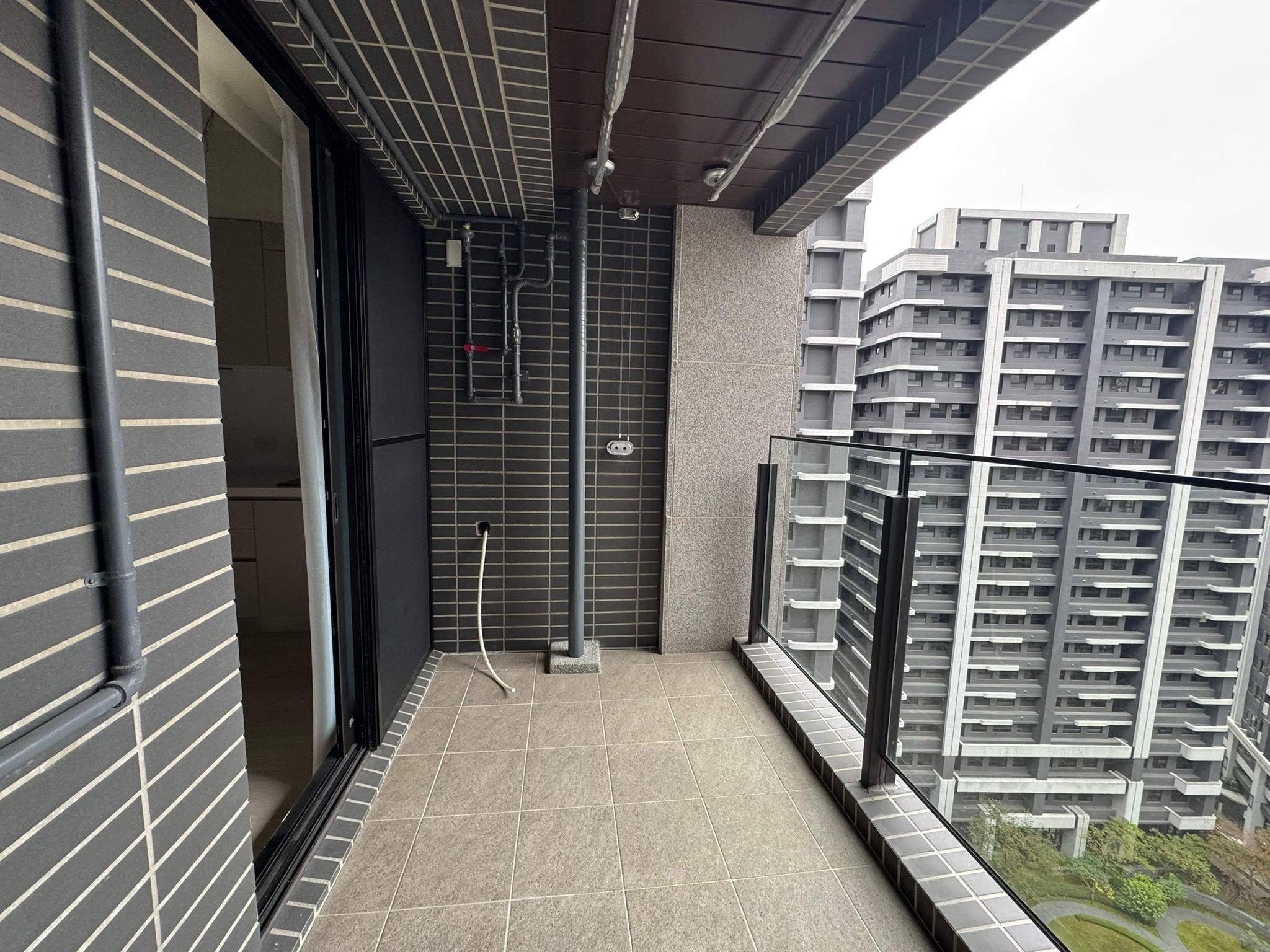 (279) 帝景五全新屋 高樓景觀3房+車位