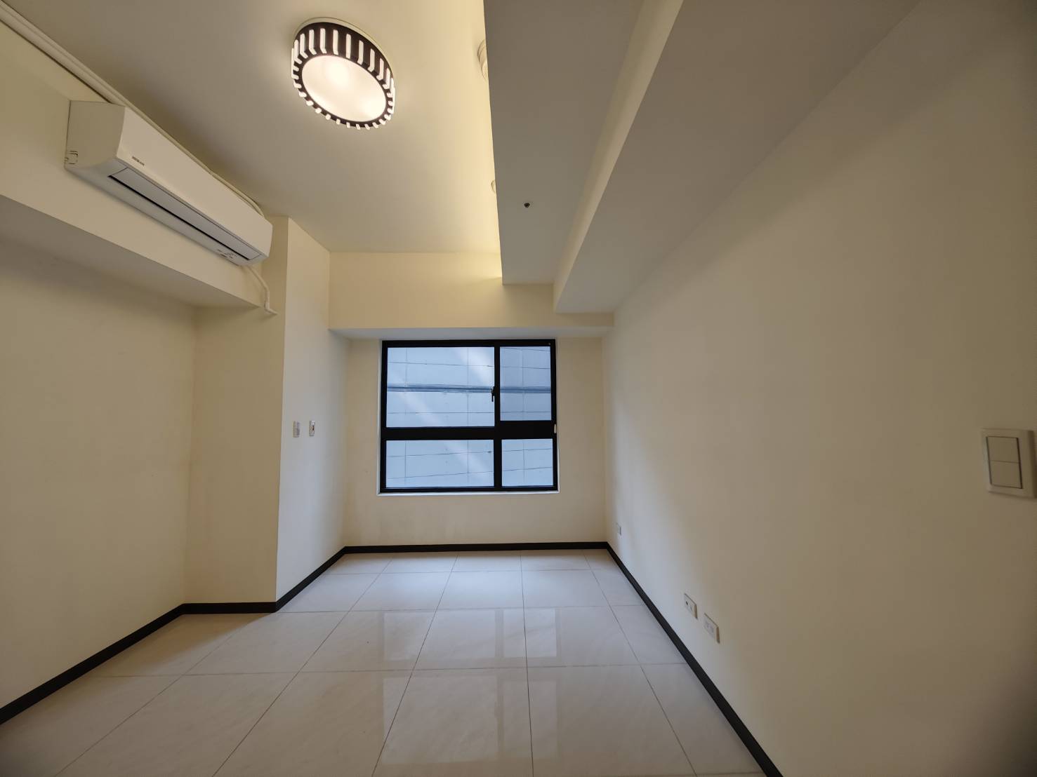 178 西門站 / 全坤威峰高樓邊間.採光3房