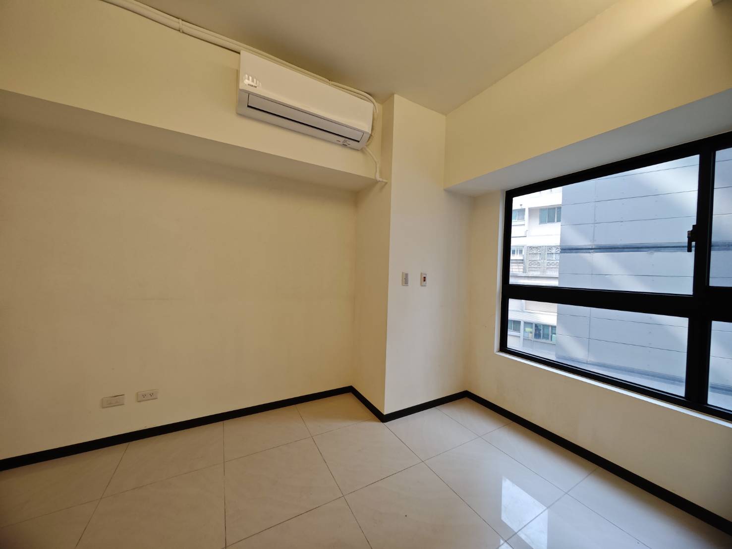 178 西門站 / 全坤威峰高樓邊間.採光3房