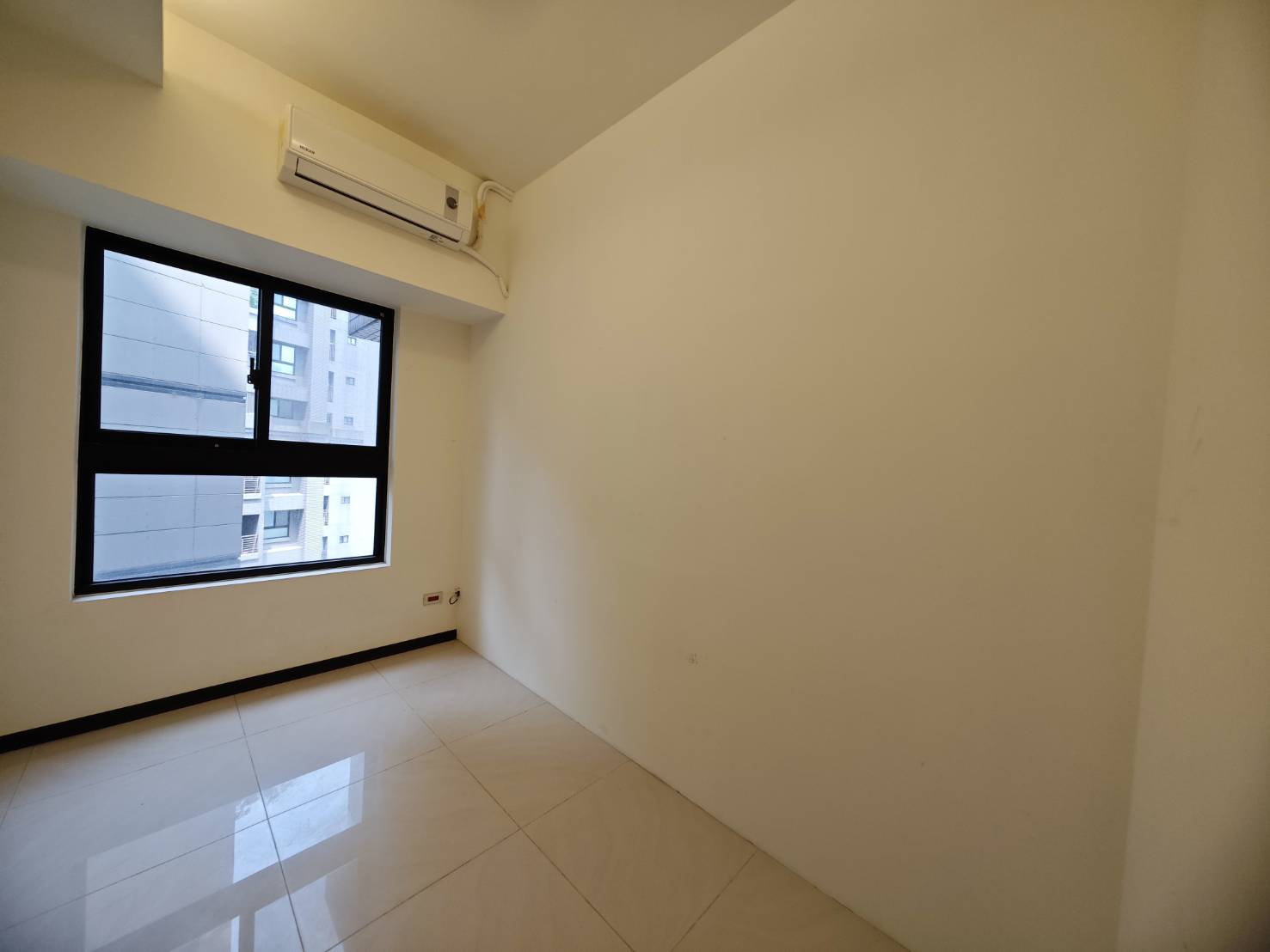 178 西門站 / 全坤威峰高樓邊間.採光3房