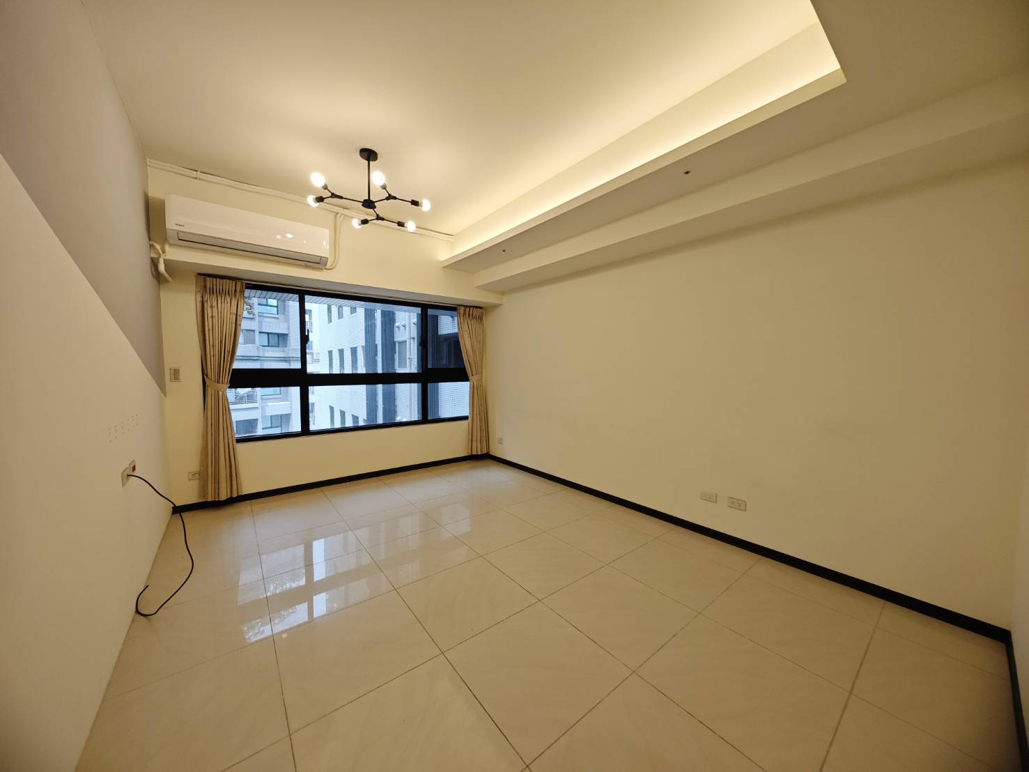 178 西門站 / 全坤威峰高樓邊間.採光3房