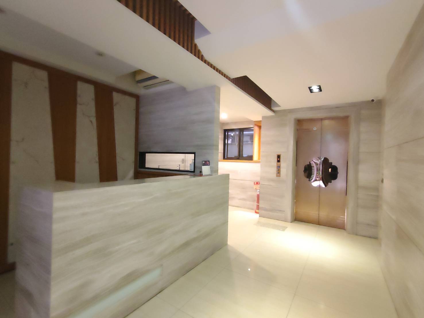 G18 昆明街大露臺三房+車位.12年屋