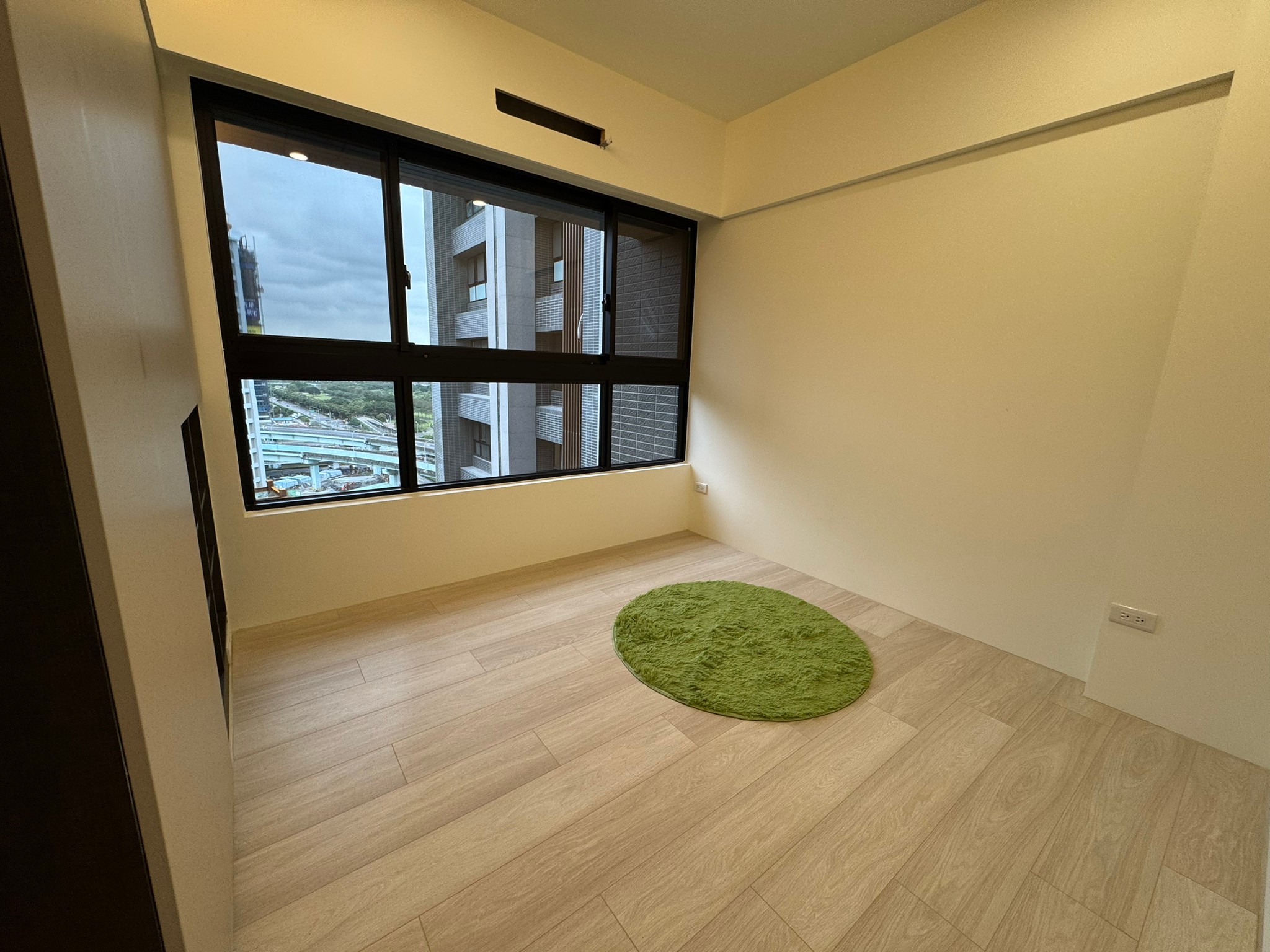(279) 帝景五全新屋 高樓景觀3房+車位