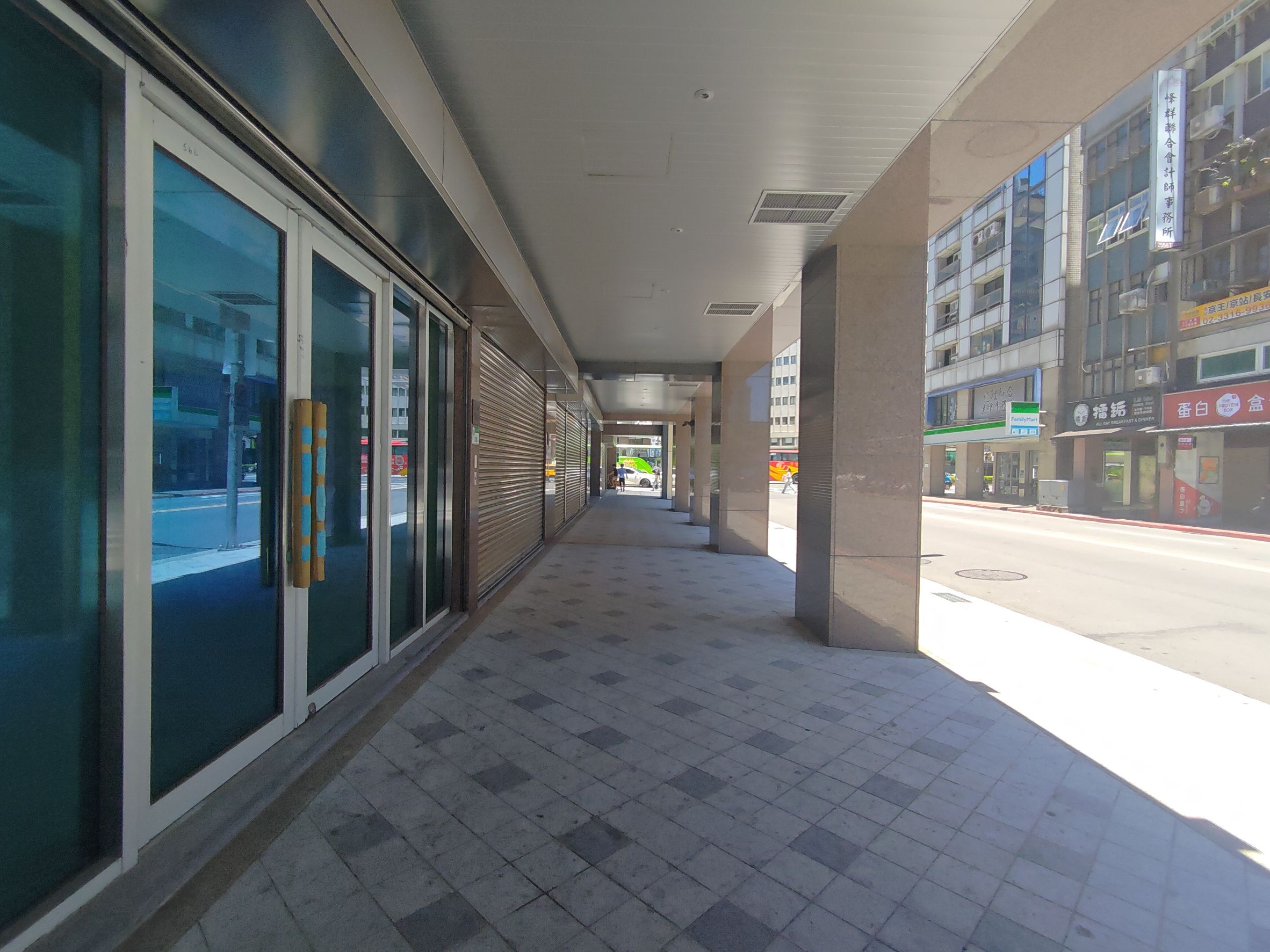 （租13）豪宅京王挑高1+2樓金店面