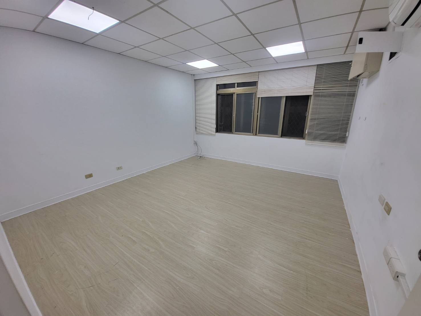 (017) 雙城公寓危老改建稀有釋出