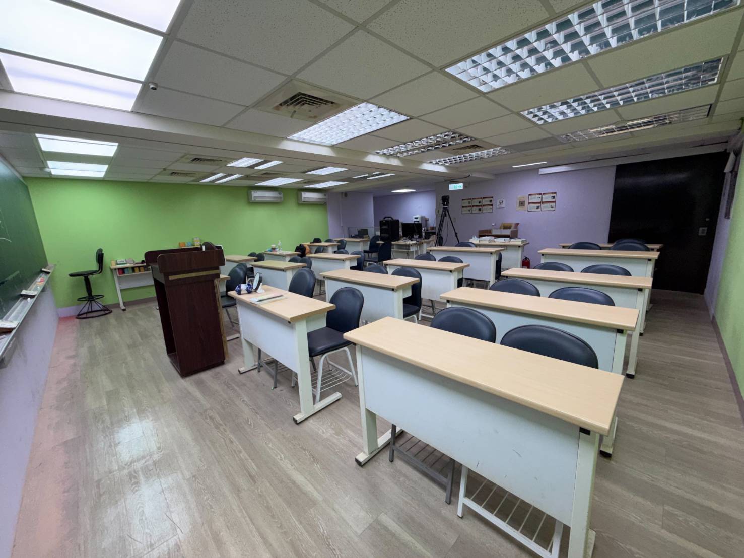 139專約 台北車站前商業大樓~補習街.新光三越商圈