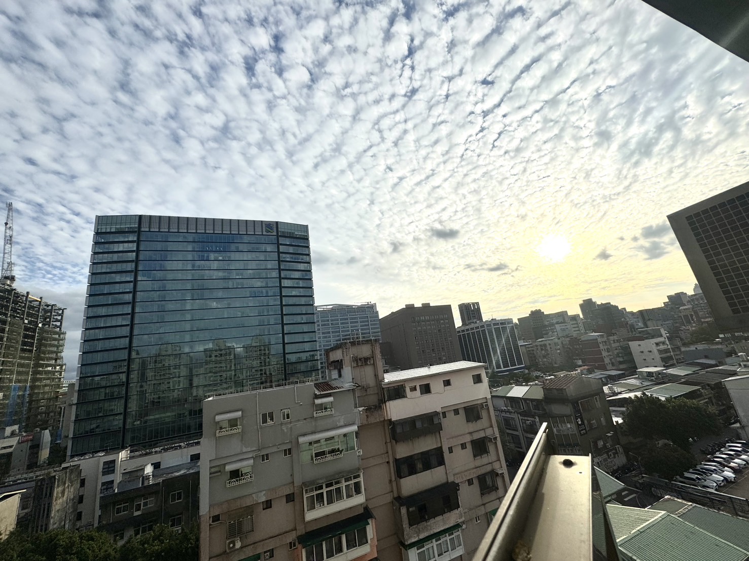 南京復興高樓朝南邊間3房坡車邊間雙衛浴臥室皆開窗