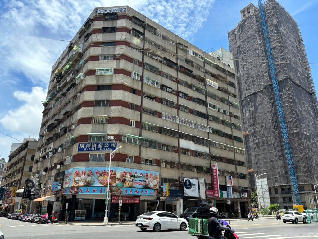 捷運三多商圈走路就到套房