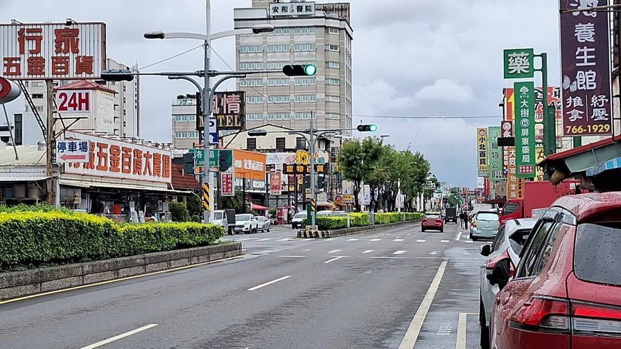 屏東自由路超值黃金店住