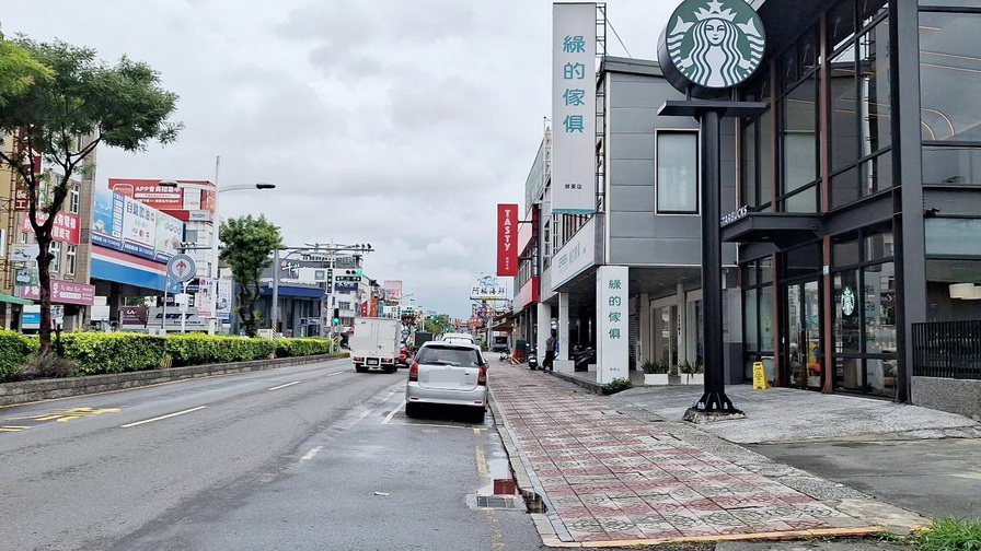 屏東自由路超值黃金店住