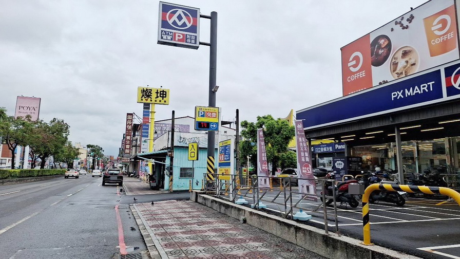 屏東自由路超值黃金店住