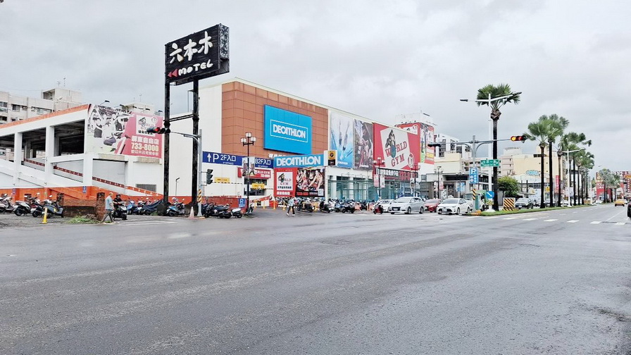 屏東自由路超值黃金店住