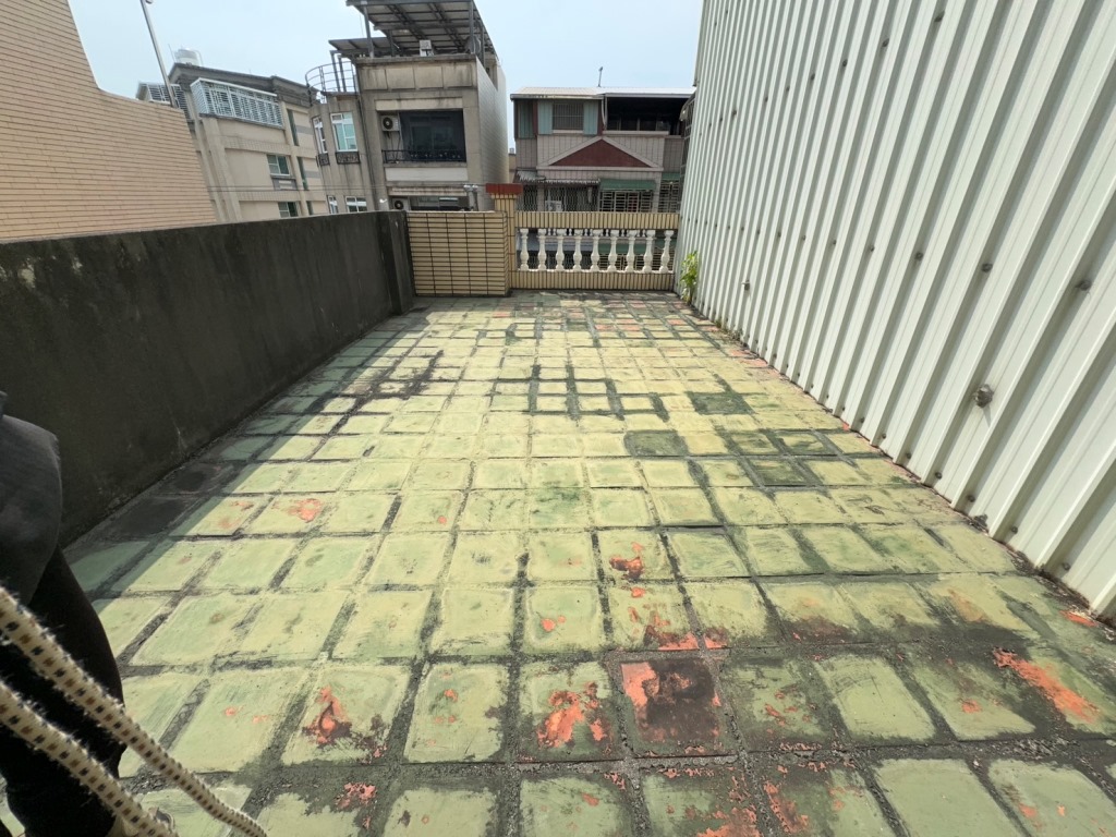 小港森林公園旁邊間車庫透天