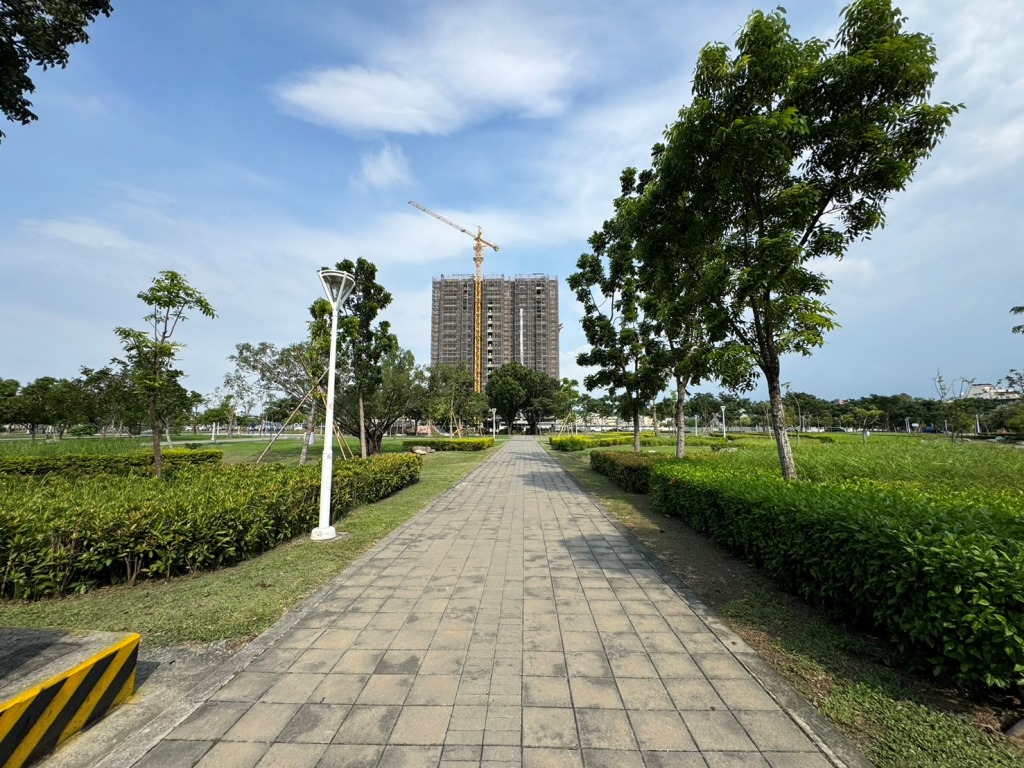 小港森林公園旁邊間車庫透天