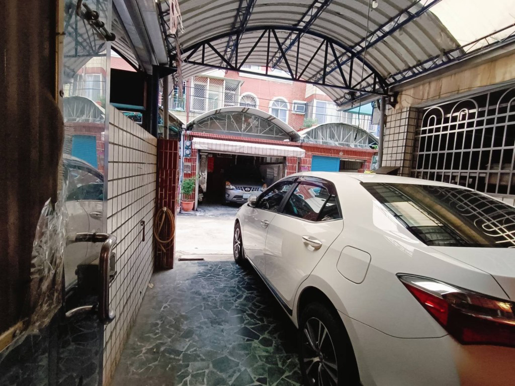 小港低總價車庫透天
