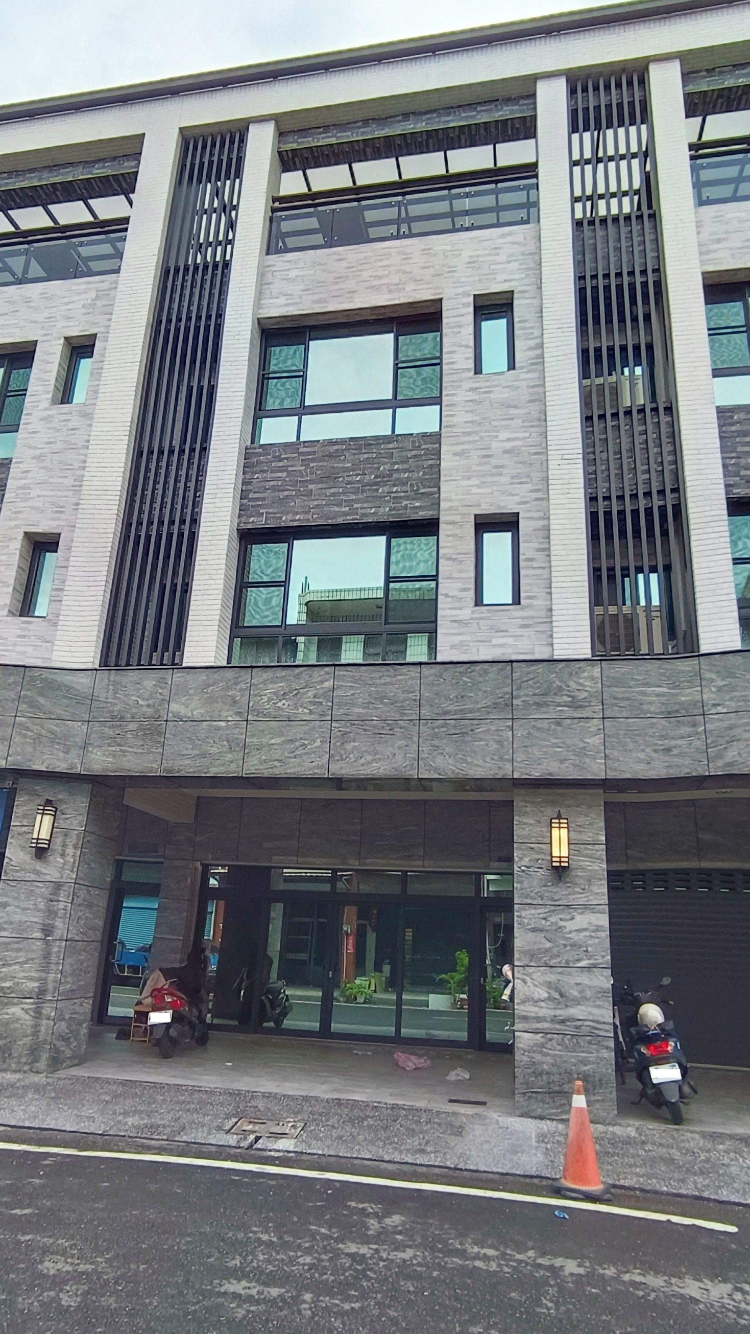 屏東香揚輕齡大面寬店住