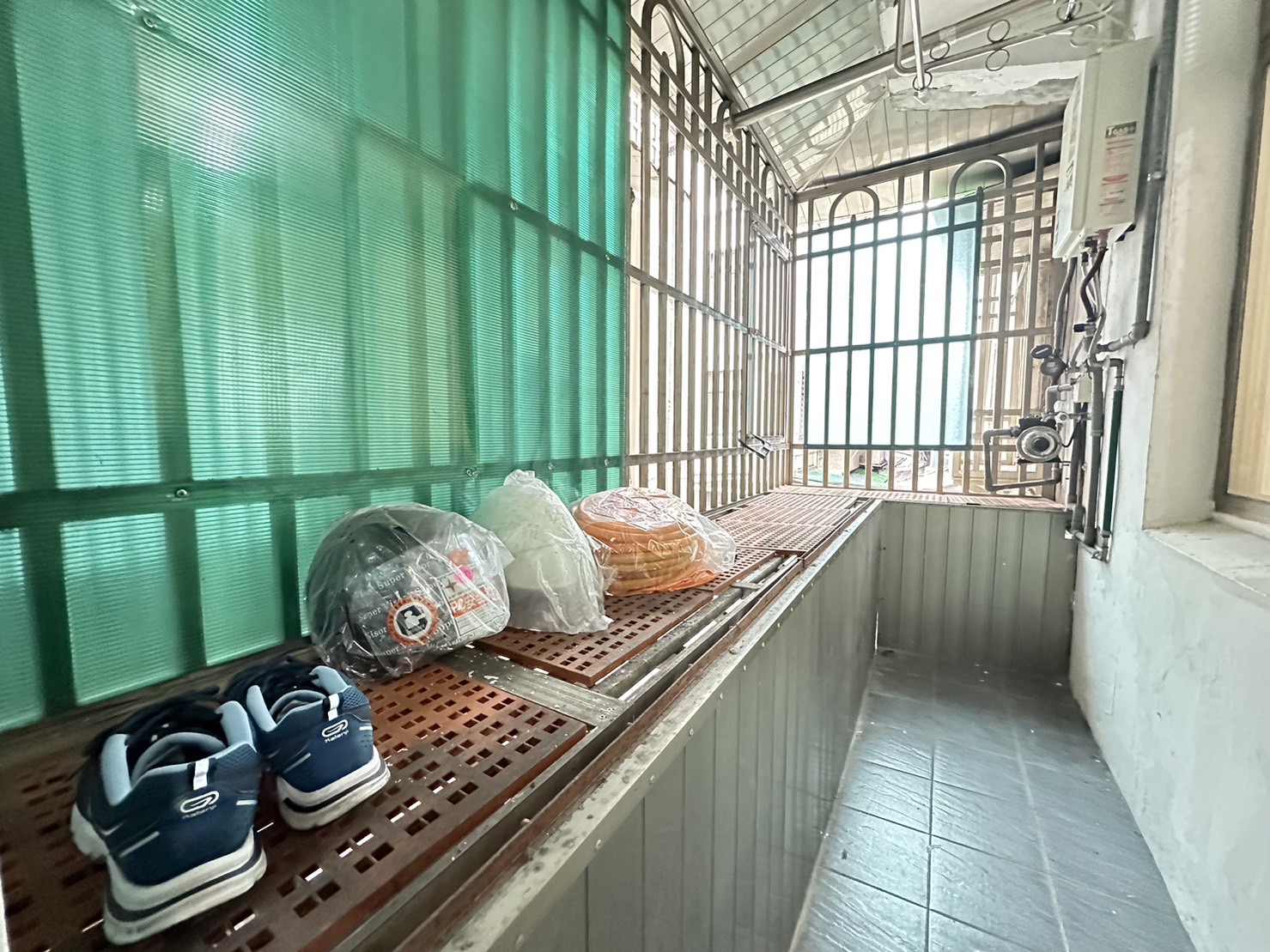 ✌板橋車站✌走4分鐘  新板特區旁淨土 國泰格局邊間3樓