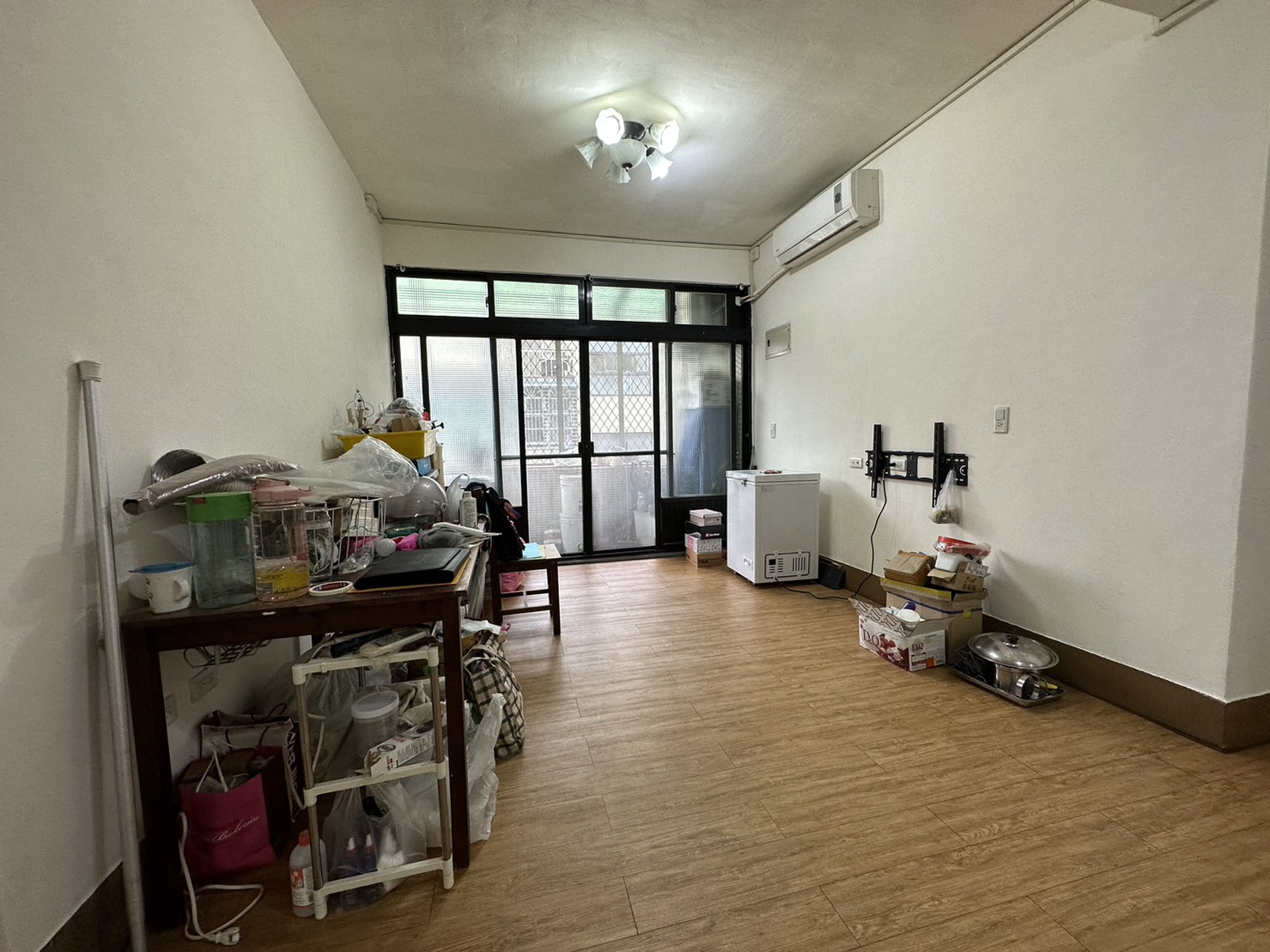 ✌板橋車站✌走4分鐘  新板特區旁淨土 國泰格局邊間3樓