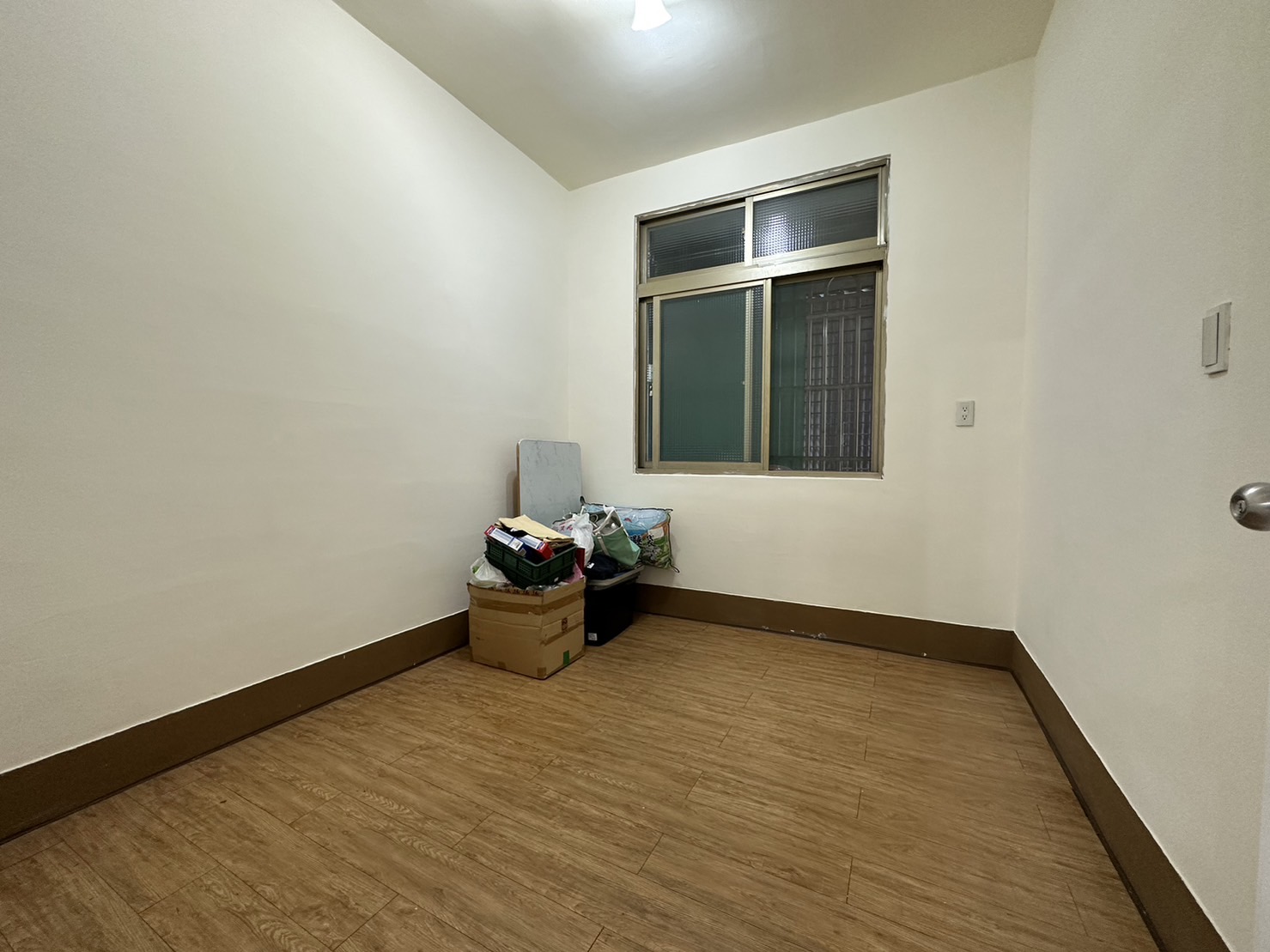 ✌板橋車站✌走4分鐘  新板特區旁淨土 國泰格局邊間3樓