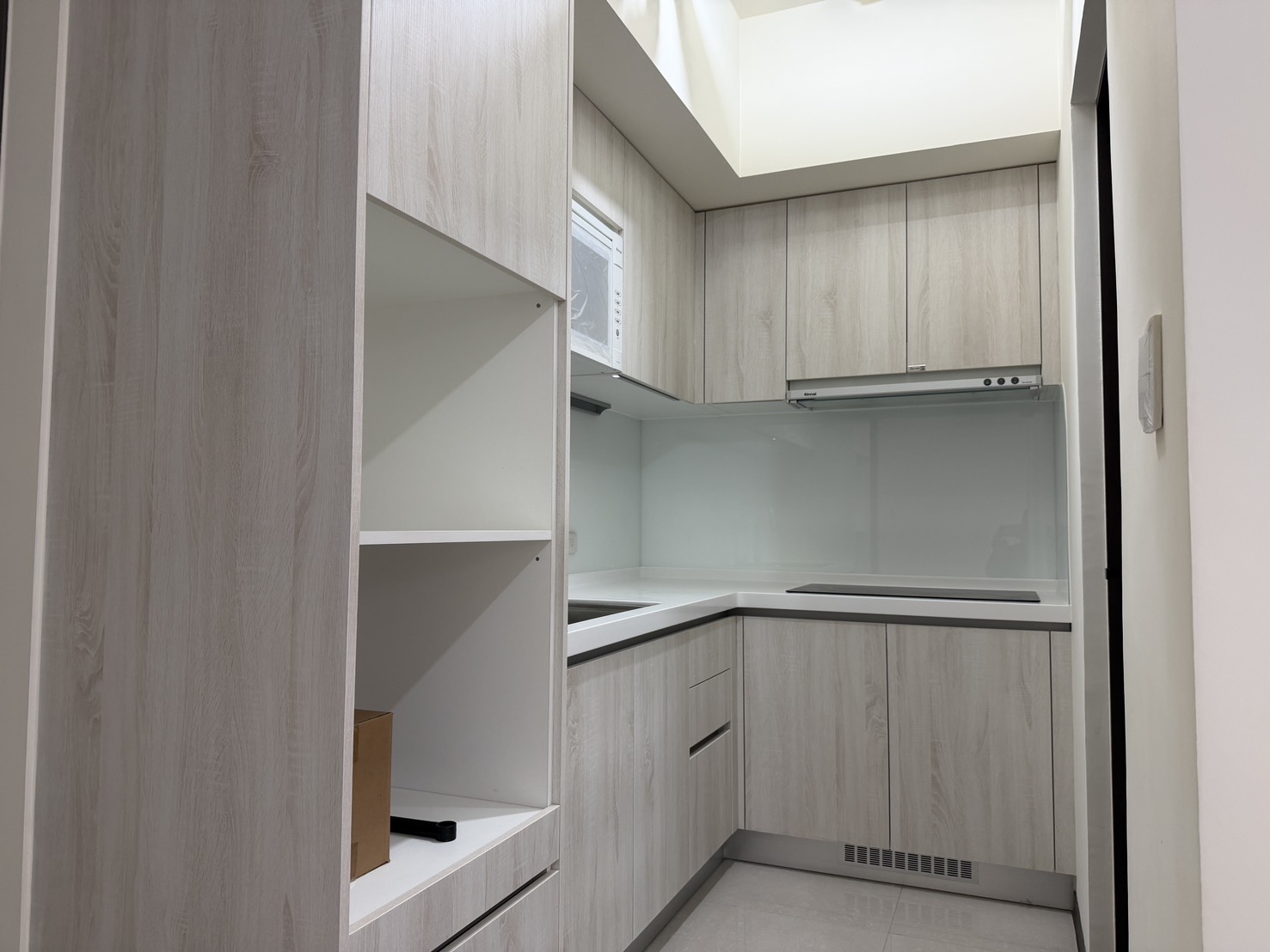 青埔高鐵A18全新交屋〈亞昕喜徠登〉低總價1+1房+平面車位