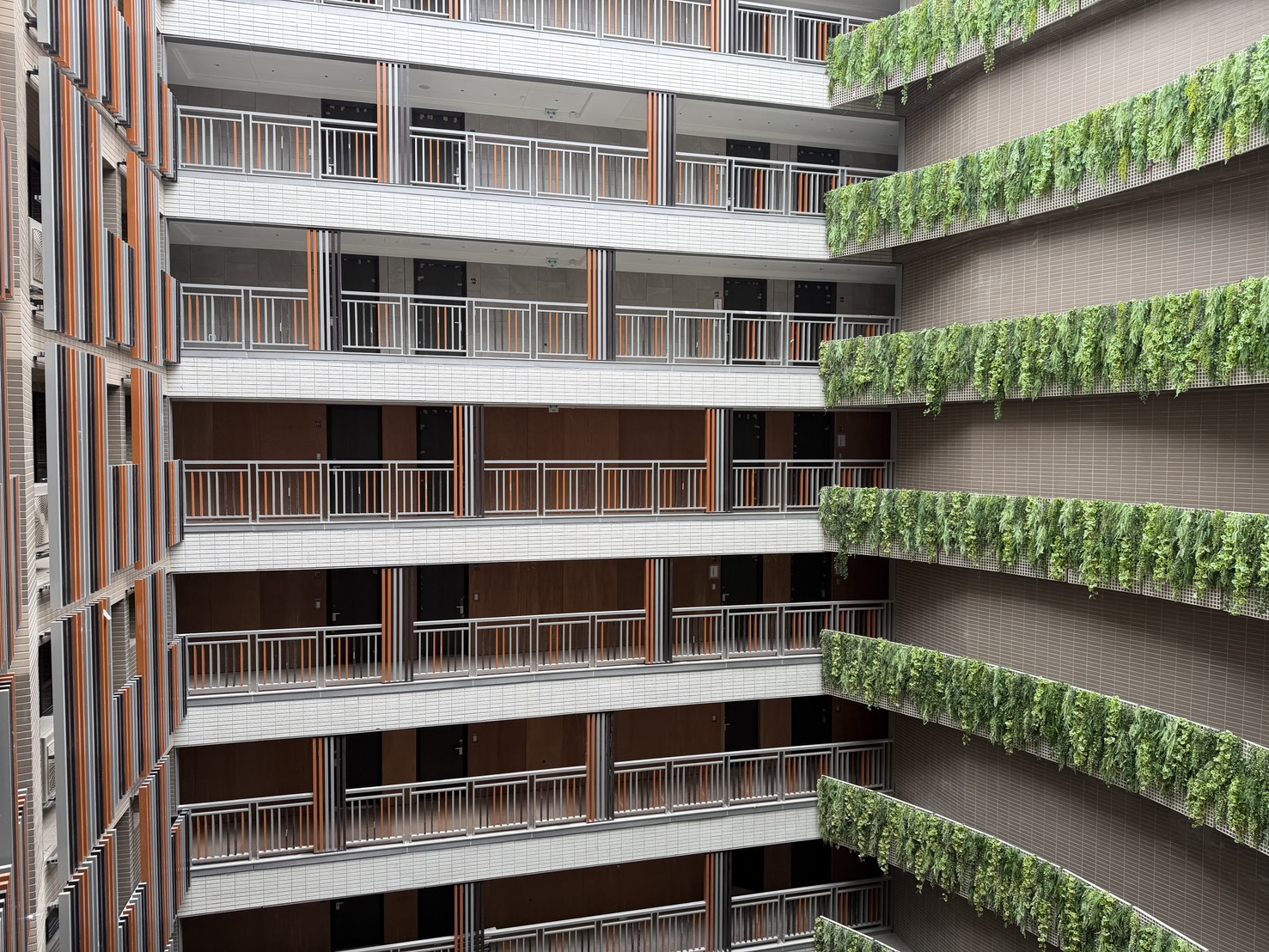 青埔高鐵A18全新交屋〈亞昕喜徠登〉低總價1+1房+平面車位