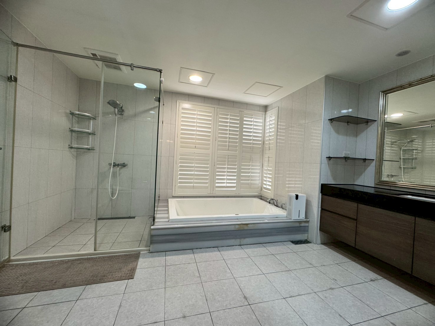 桃園中壢SOGO商圈〈海華大帝〉百坪氣派豪邸