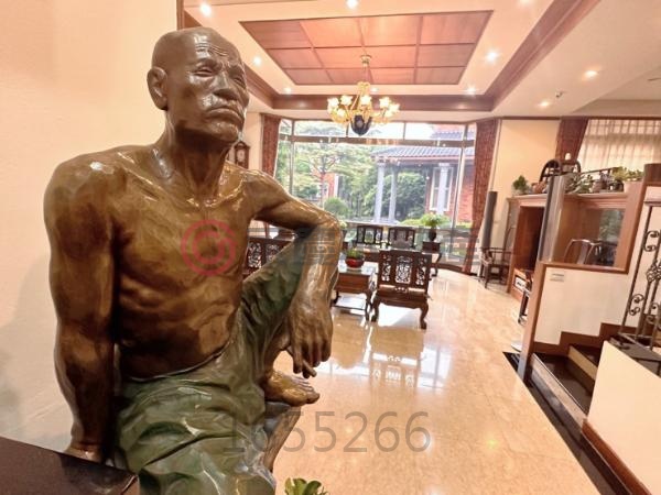 文中山莊 BMW後面 大地坪農舍 可停6台車