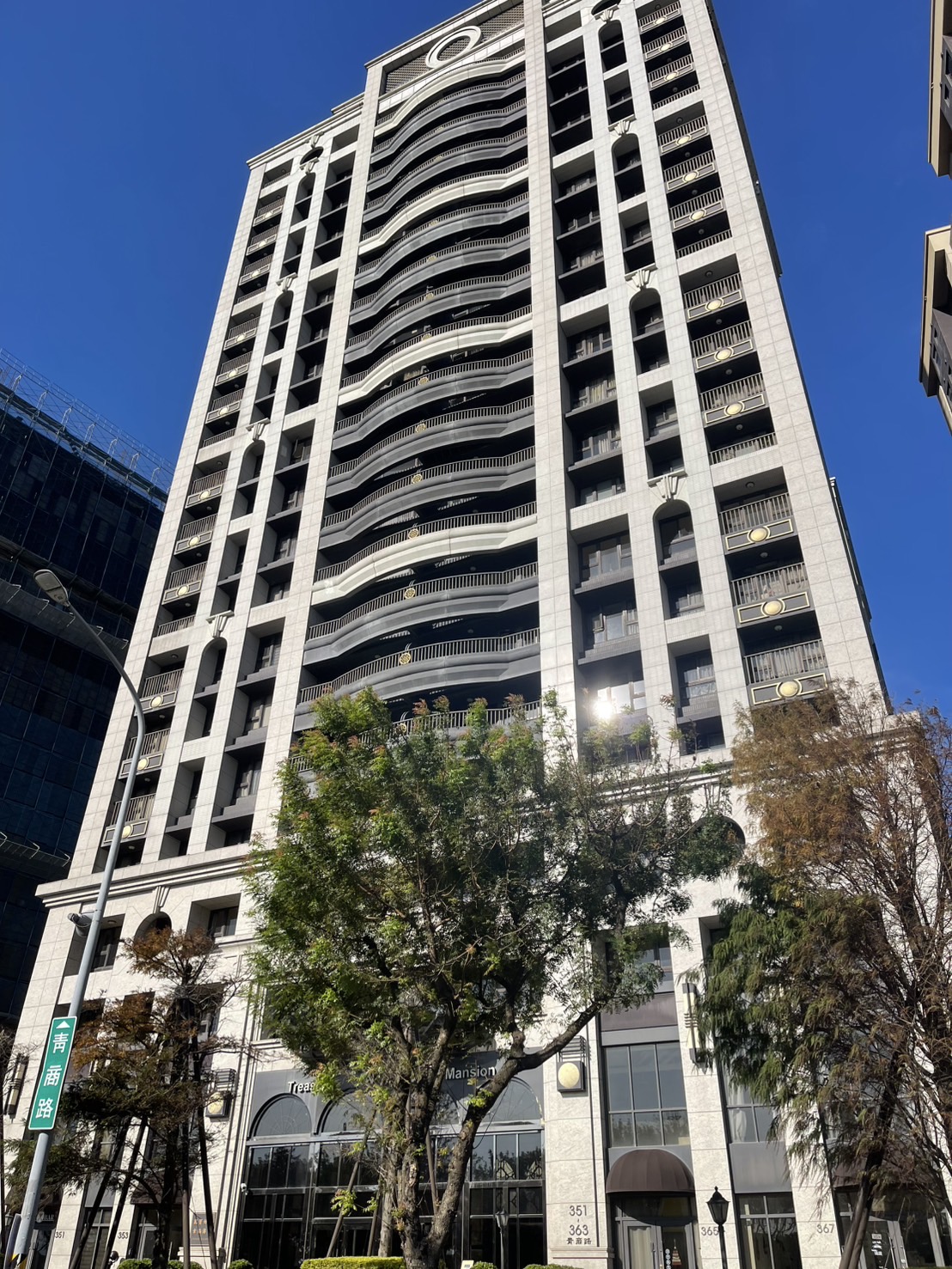 A18蛋黃區國寶苑3+1房車位