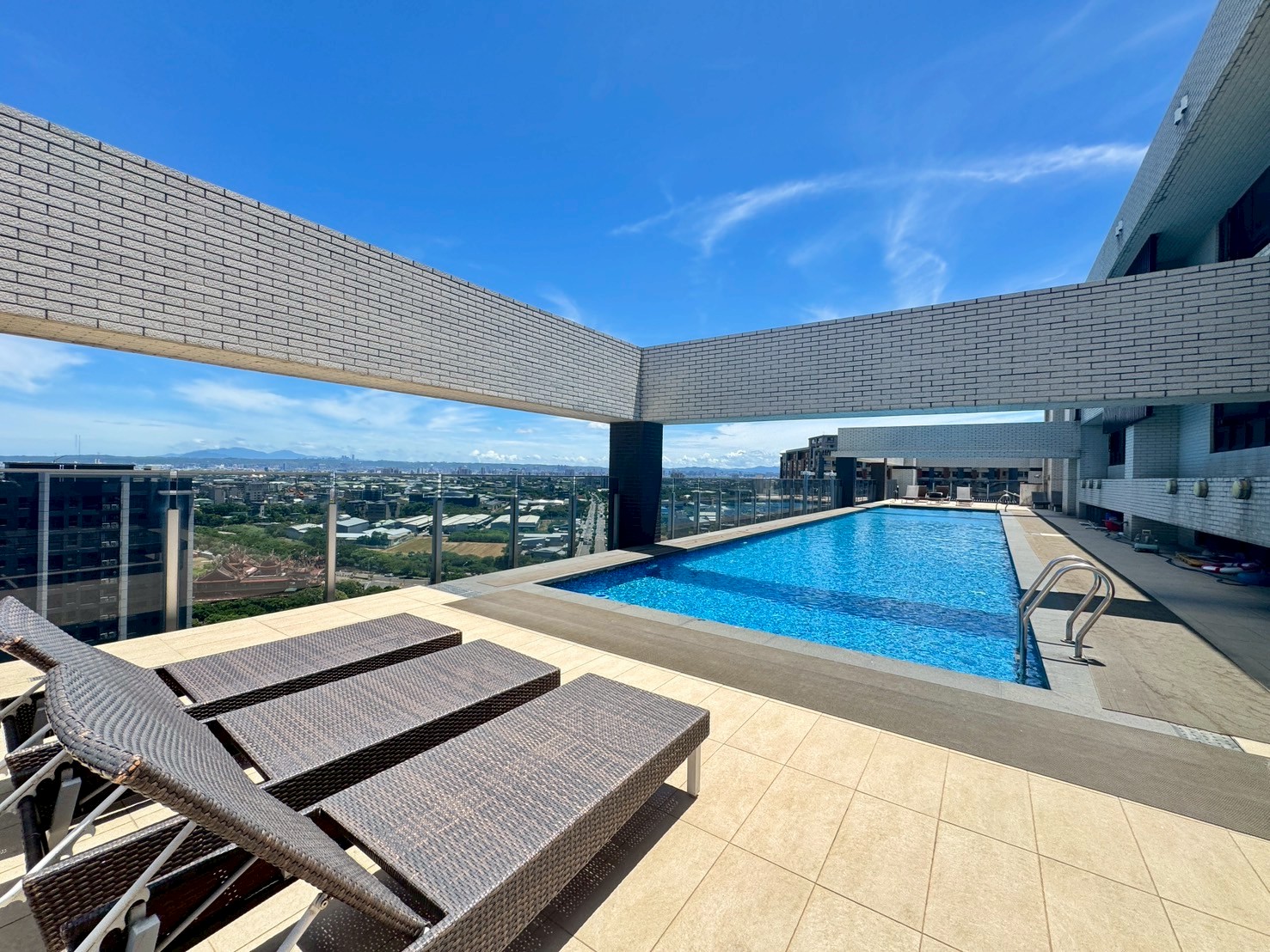 ⭐⭐⭐青埔A18站前A+面青雲路兩房平面車位