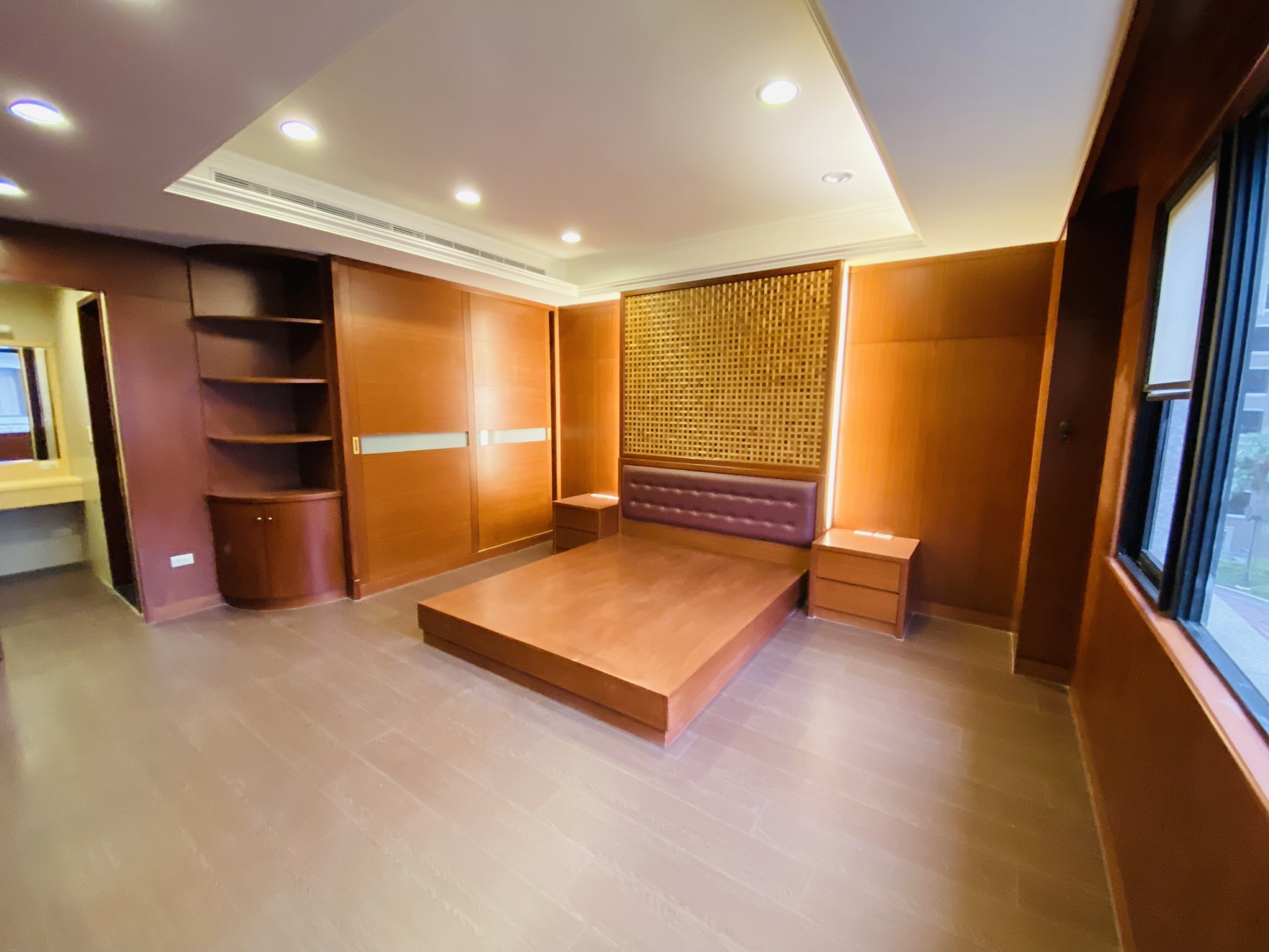 老闆們看過來!豪氣別墅⭐⭐⭐(桃園)中悦至寶電梯別墅