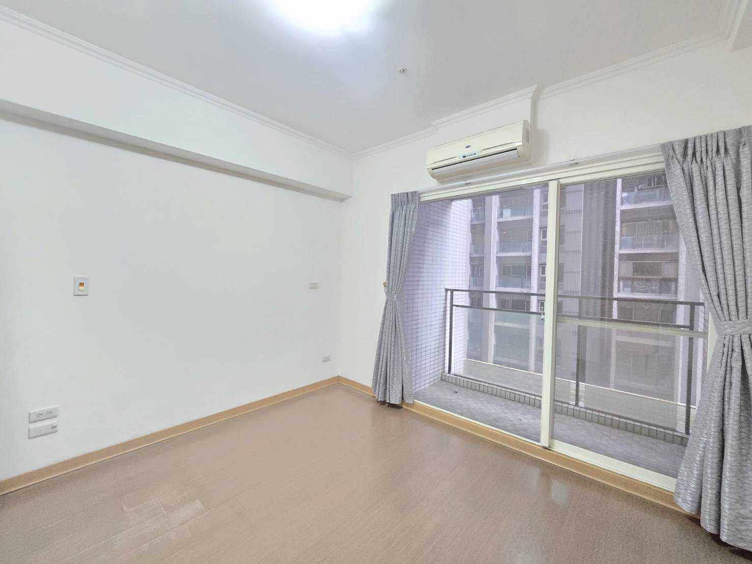 海華SOGO┃國際之星大三房車位