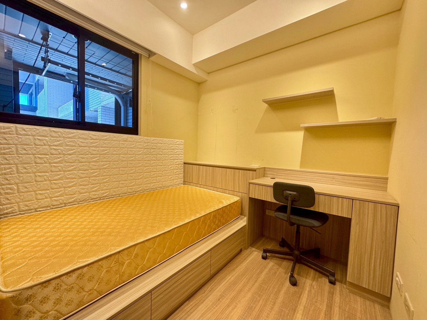 ⭐⭐⭐青埔A18站前A+面青雲路兩房平面車位