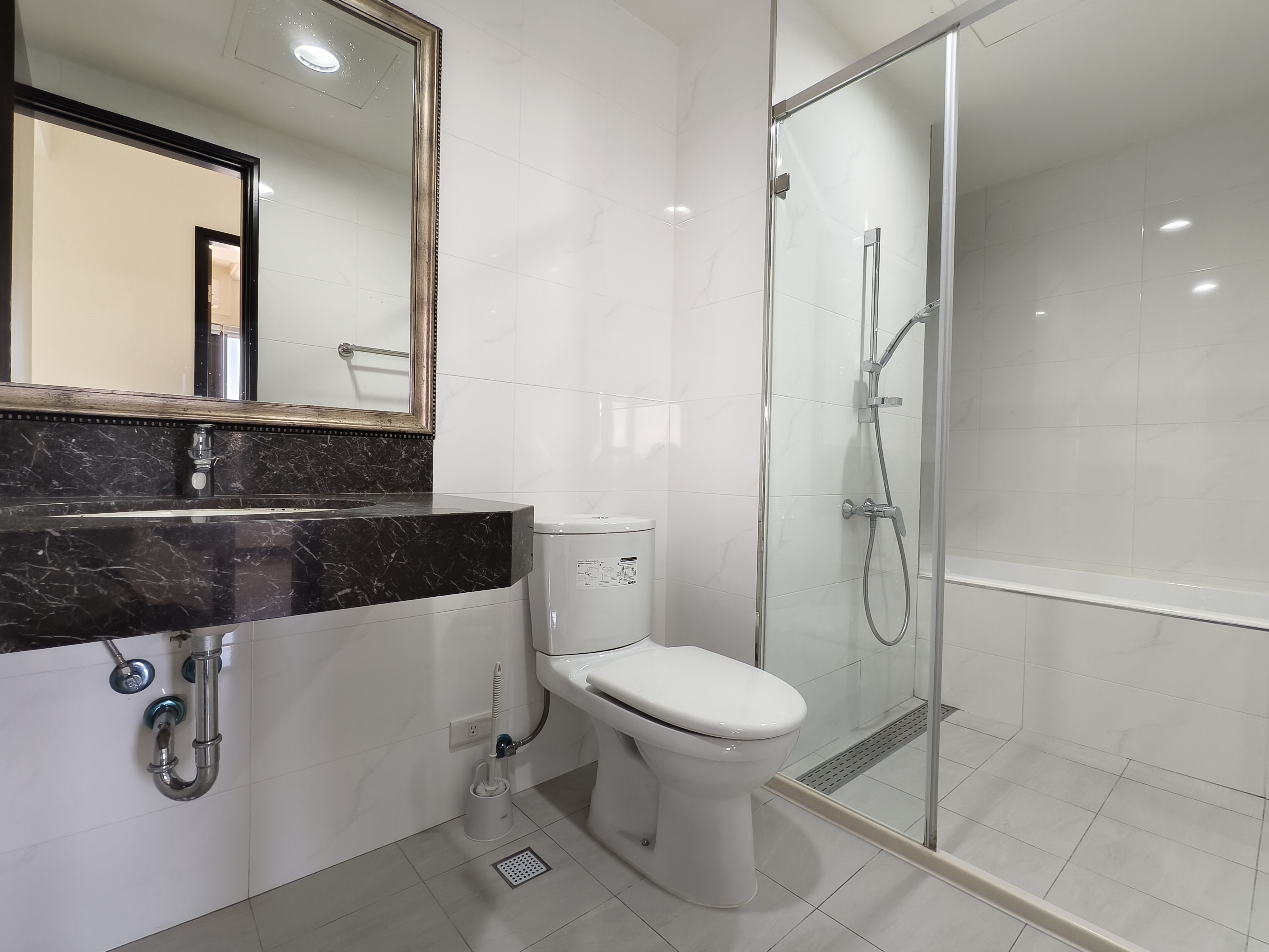 A18蛋黃區國寶苑3+1房車位