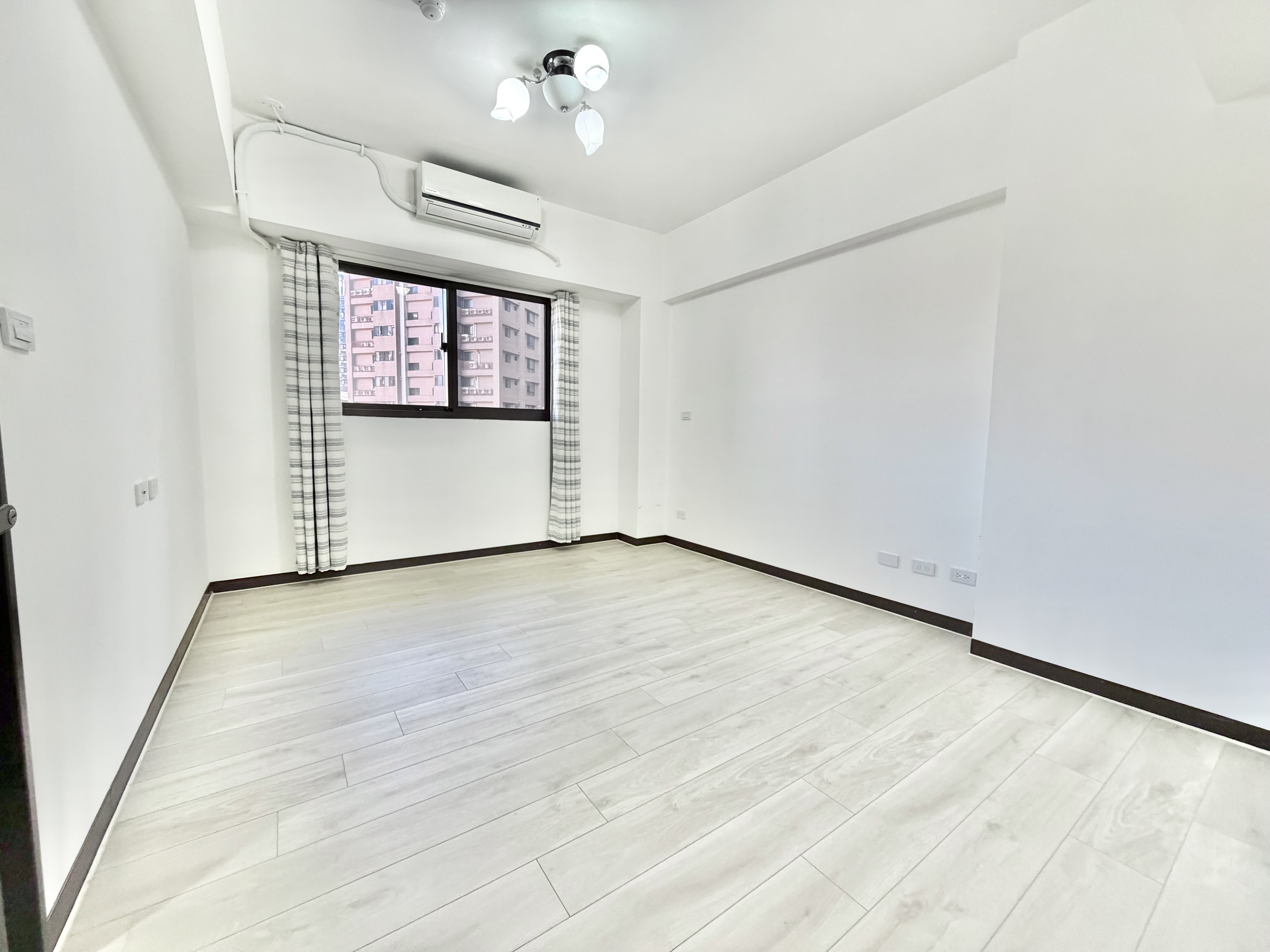 ⭐⭐⭐捷運A19站『東京線上』精美超大三房+車位