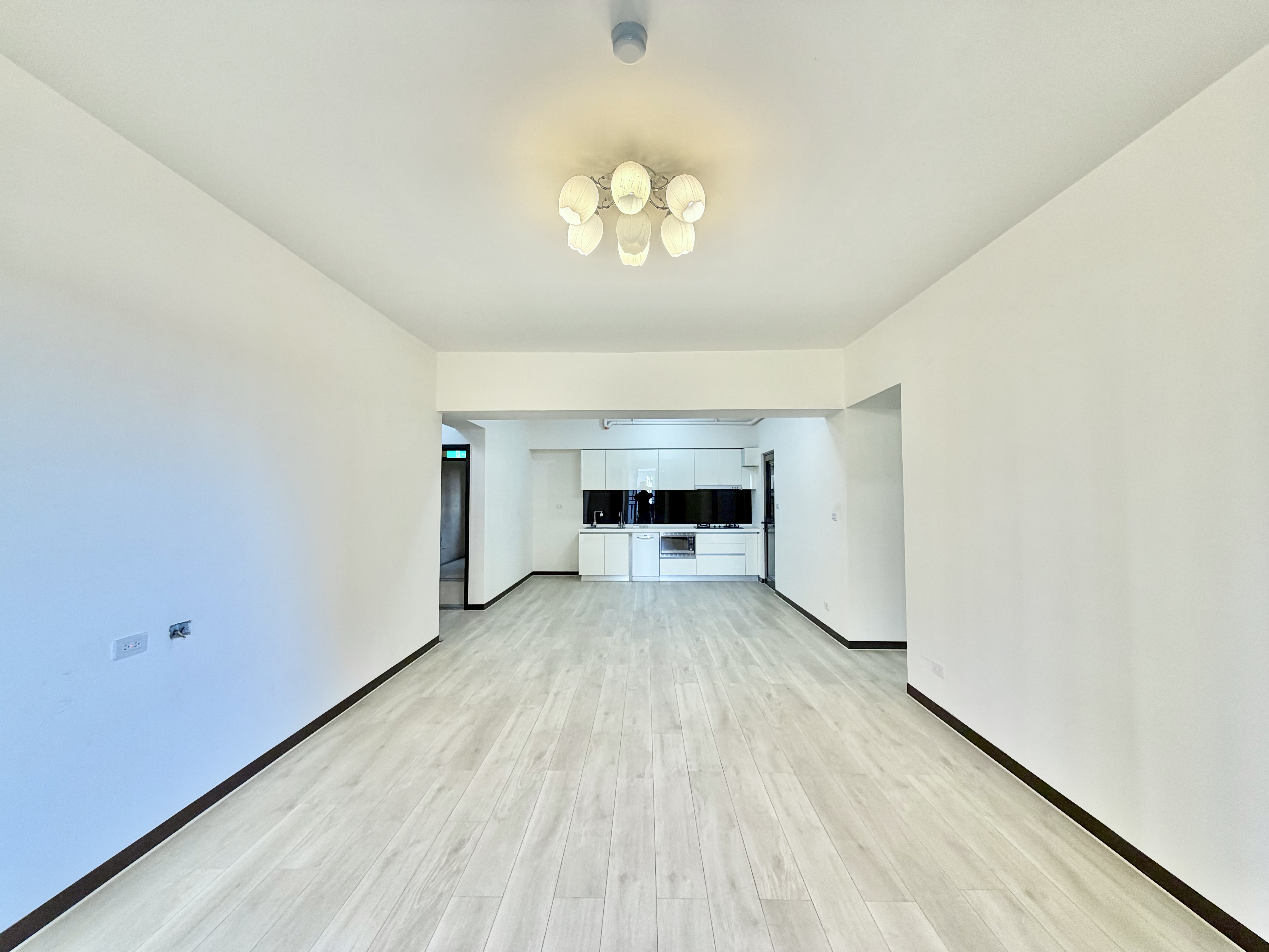 ⭐⭐⭐捷運A19站『東京線上』精美超大三房+車位