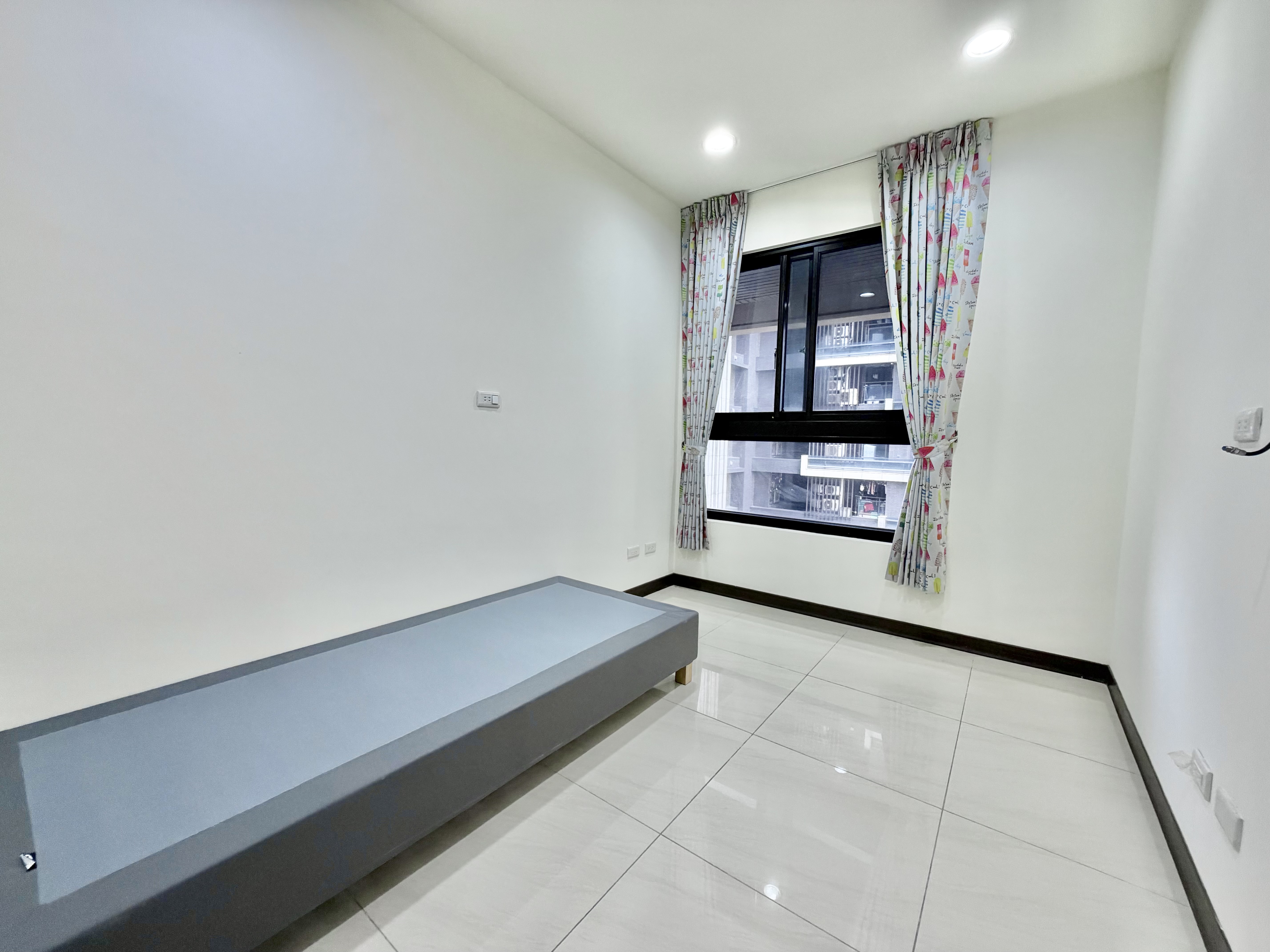 ⭐⭐⭐高鐵捷運A19『國峰苑』裝潢三房+車位