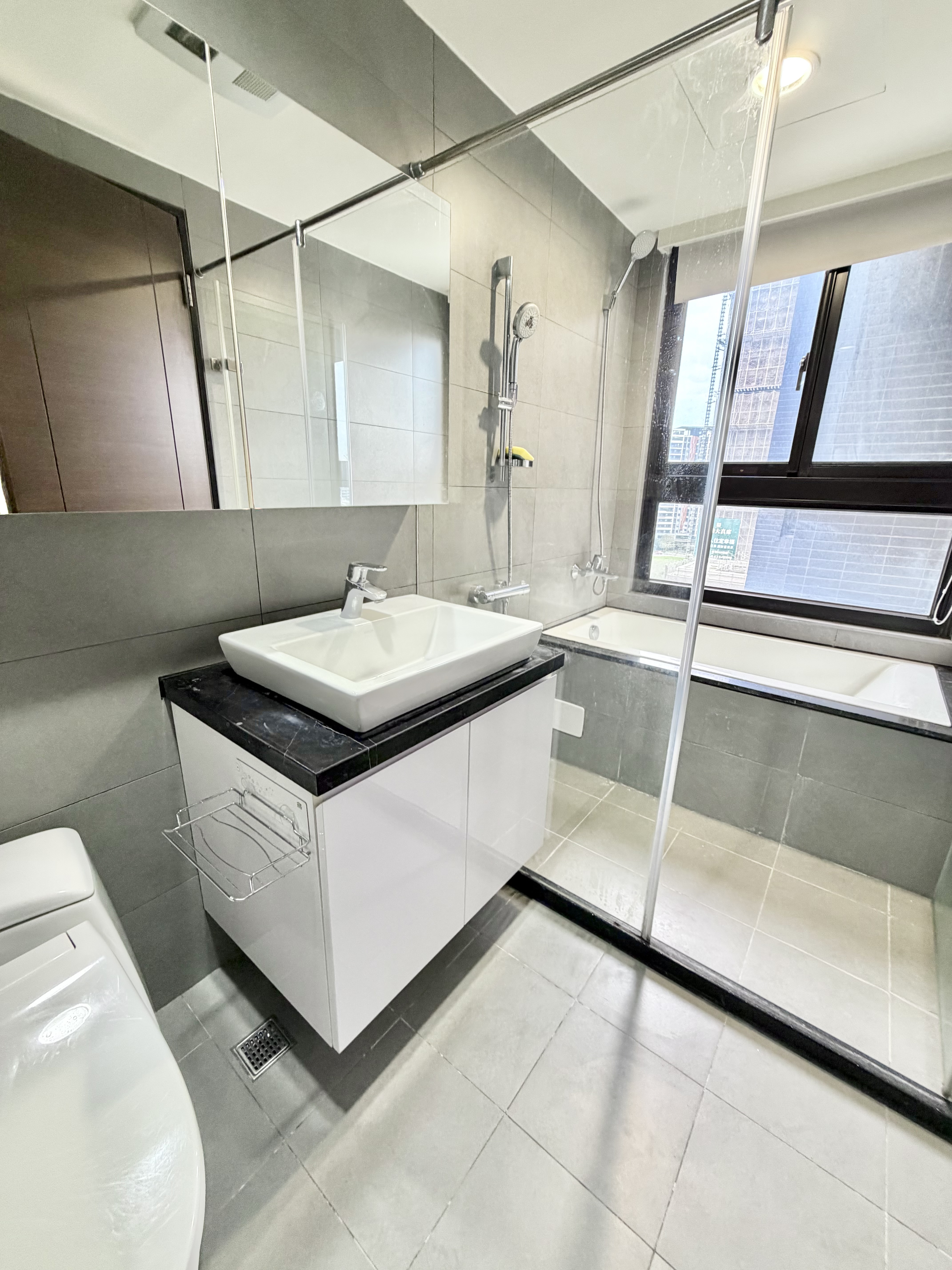 ⭐⭐⭐高鐵捷運A19『國峰苑』裝潢三房+車位