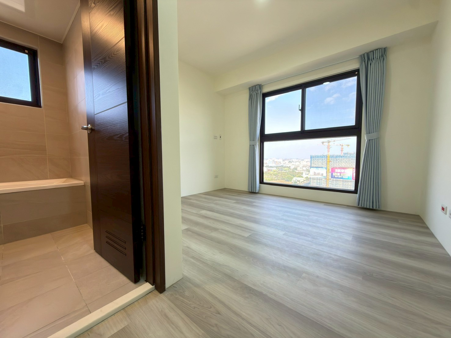 大園客運 | 可寵可租補 | 全配含管 | 英堡日朗大三房車位