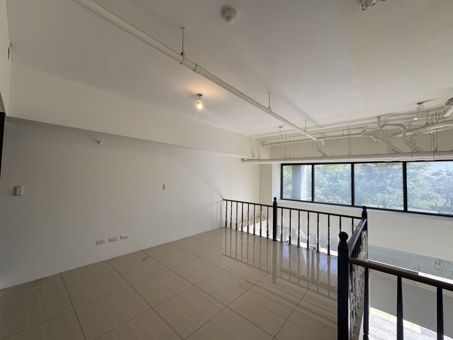 明日禾禾一樓金店面